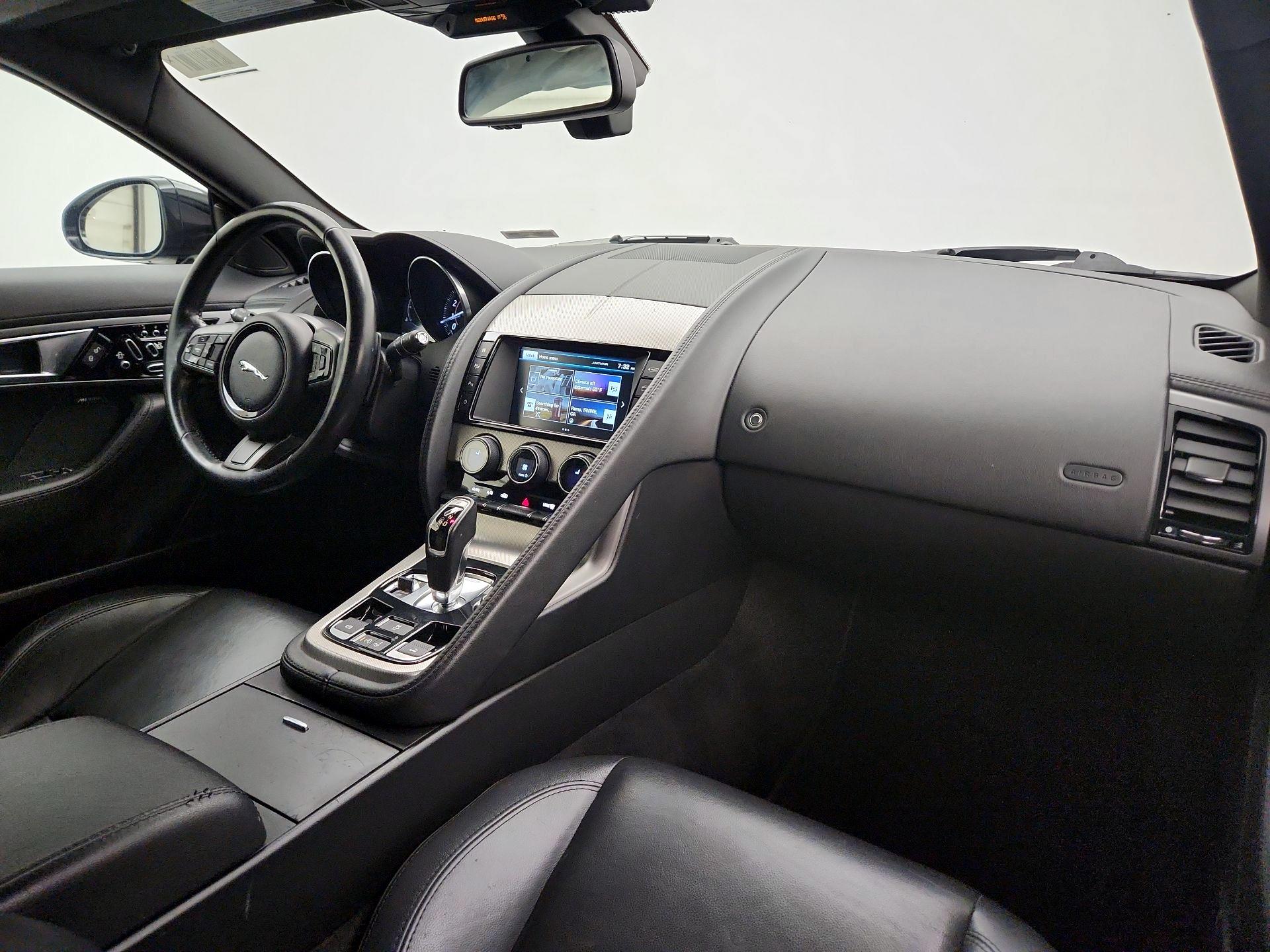 Thumbnail: 2016 Jaguar F-Type - 9