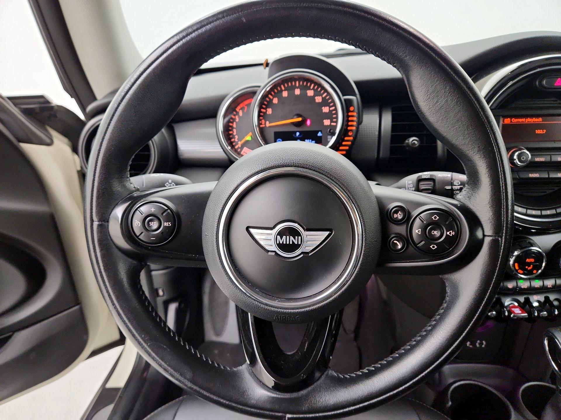 Thumbnail: 2015 MINI Cooper Hardtop - 10