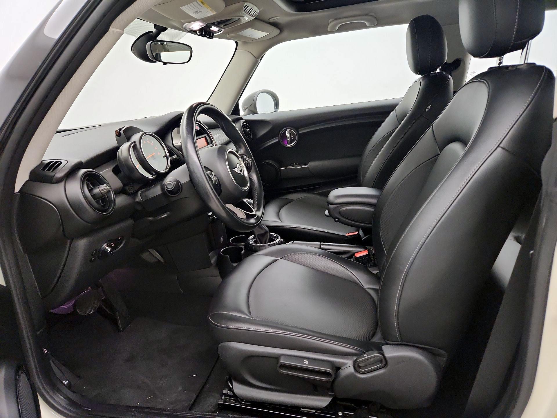 Thumbnail: 2015 MINI Cooper Hardtop - 11