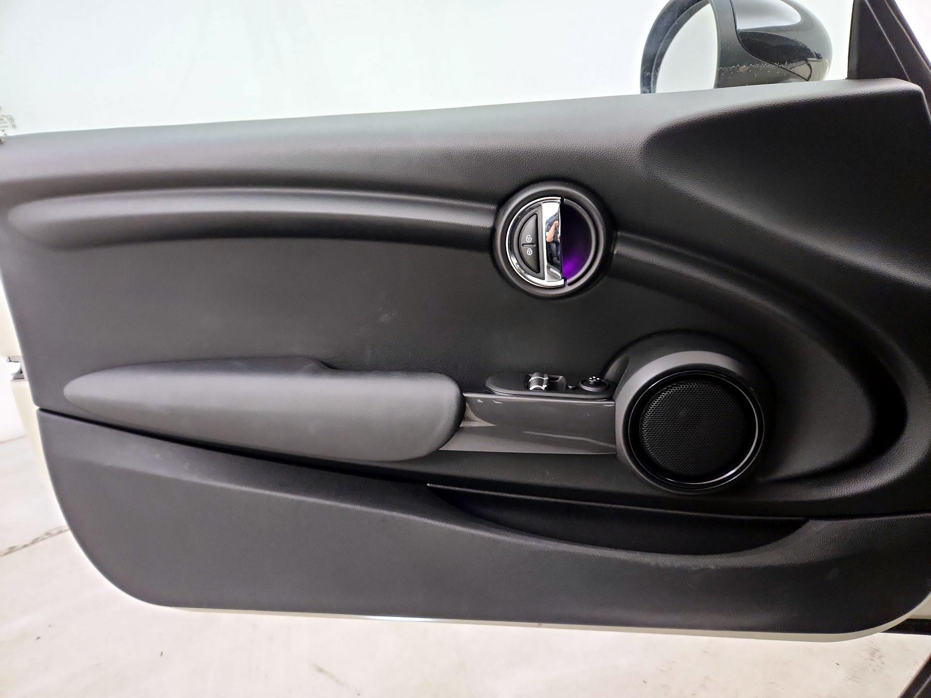 Thumbnail: 2015 MINI Cooper Hardtop - 12