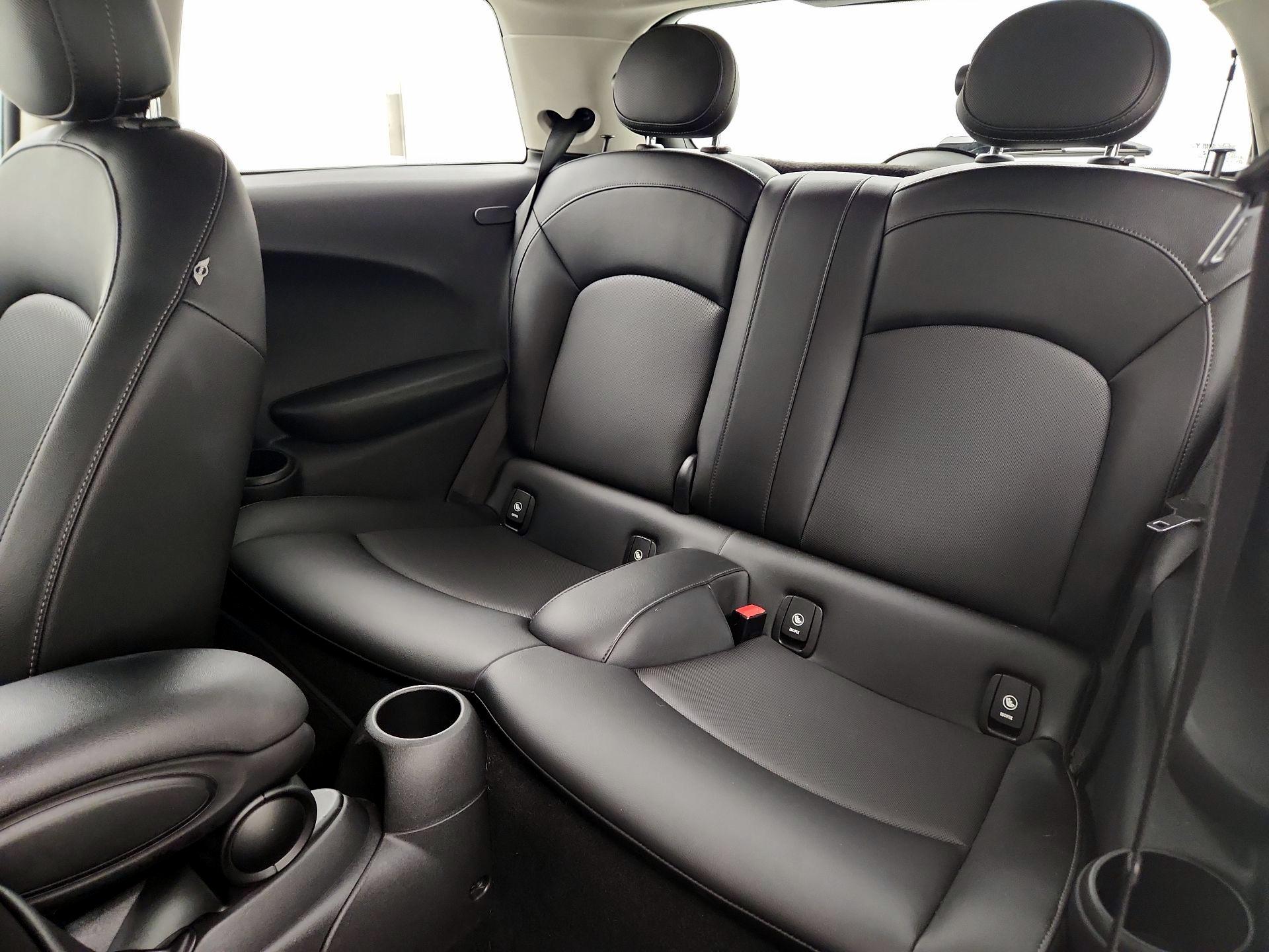 Thumbnail: 2015 MINI Cooper Hardtop - 19