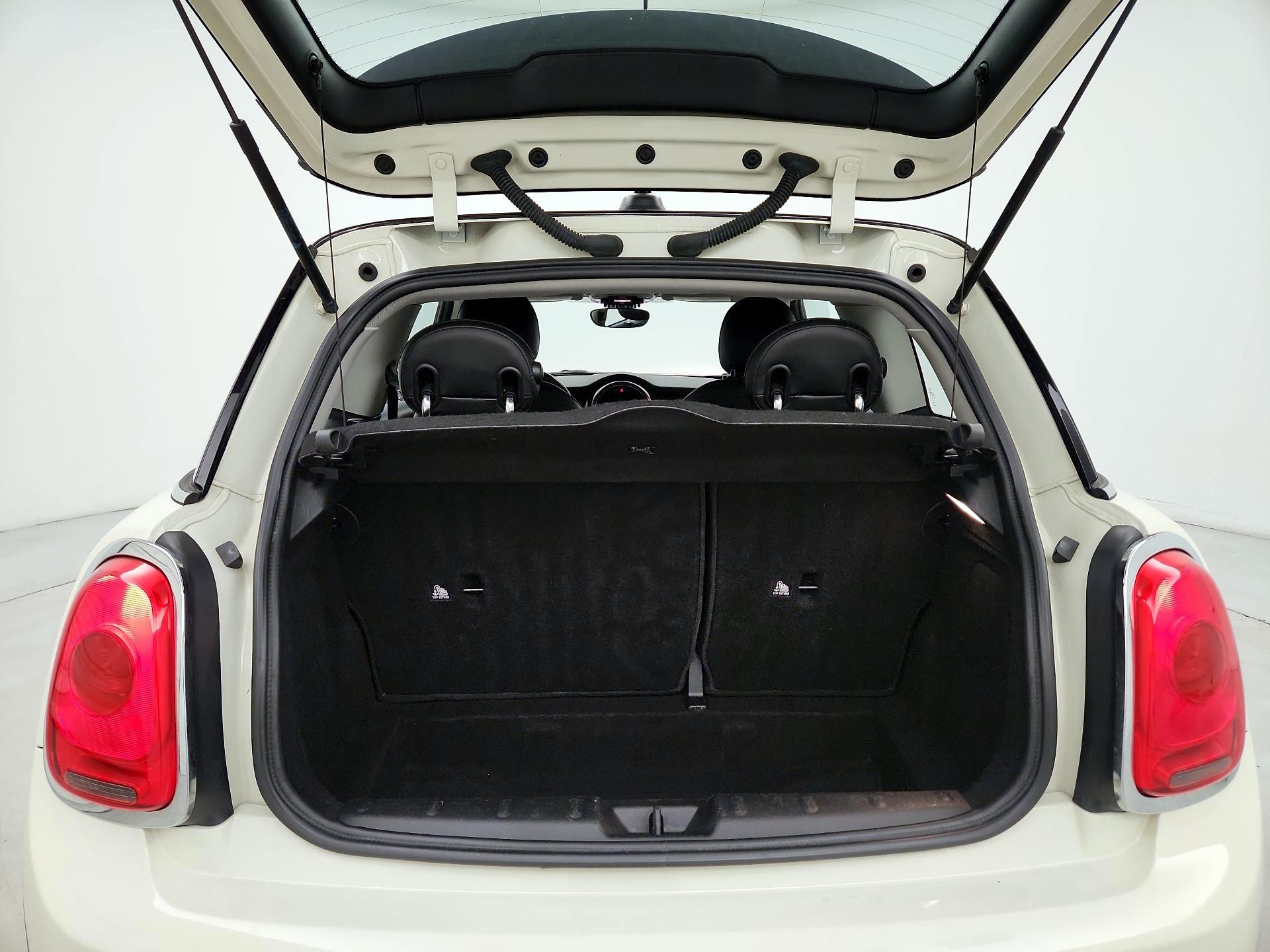 Thumbnail: 2015 MINI Cooper Hardtop - 20