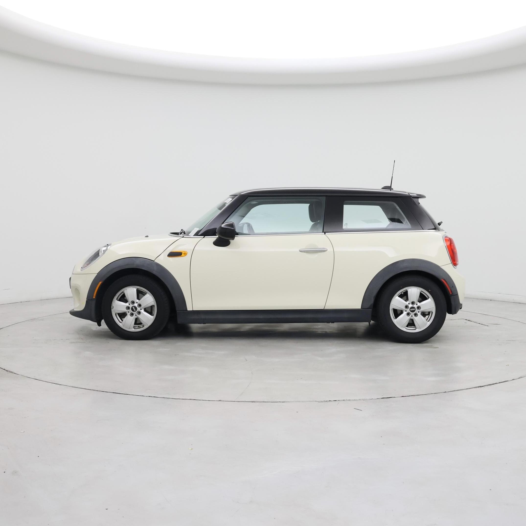 Thumbnail: 2015 MINI Cooper Hardtop - 3