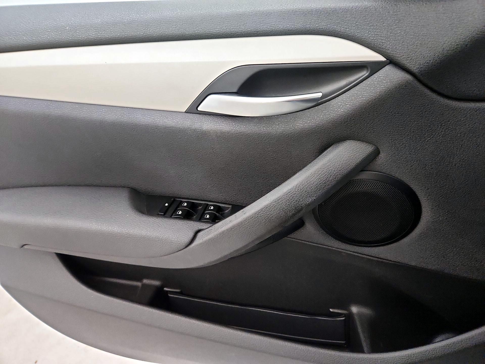 Thumbnail: 2015 BMW X1 - 12