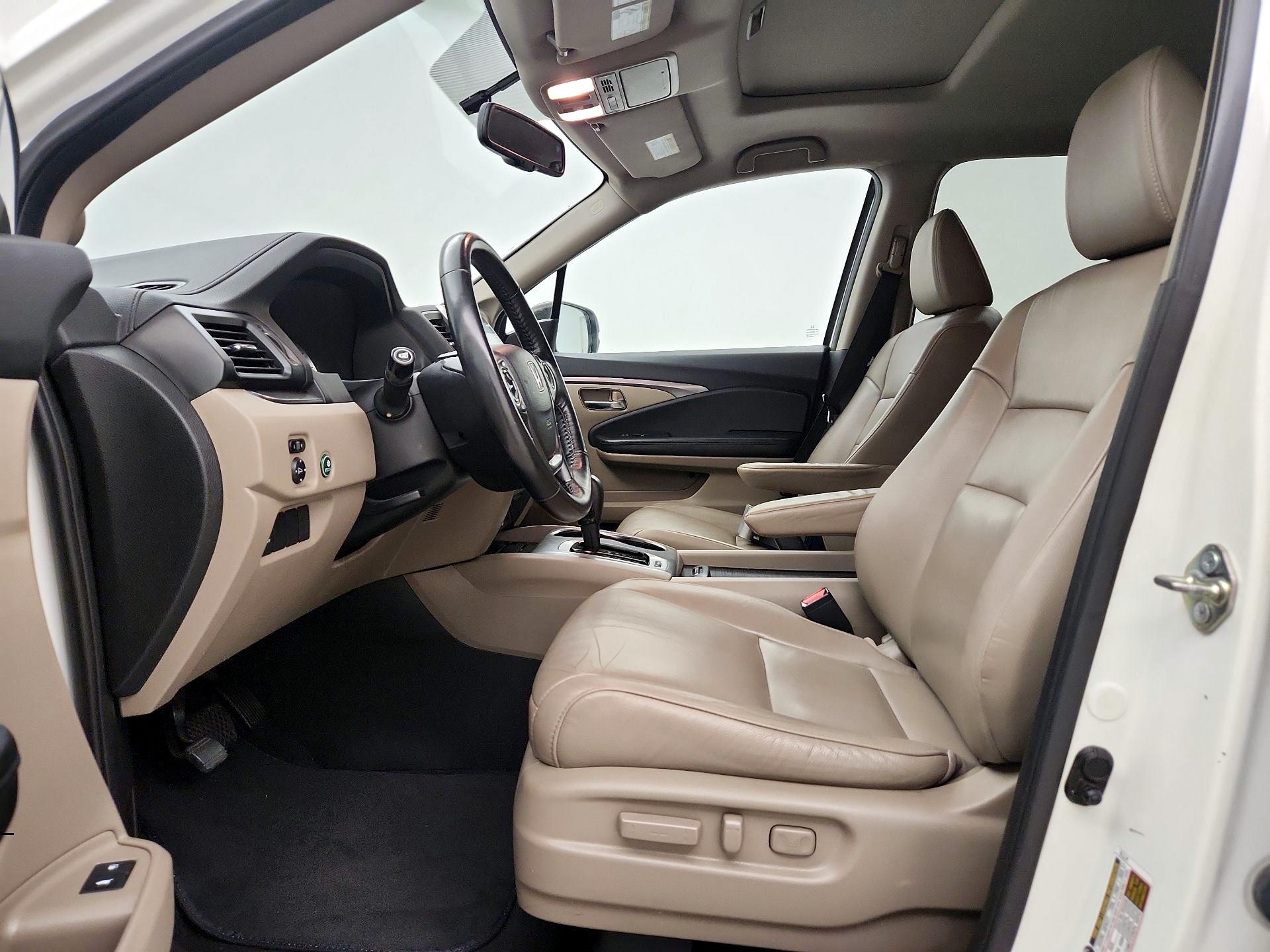 Thumbnail: 2016 Honda Pilot - 11
