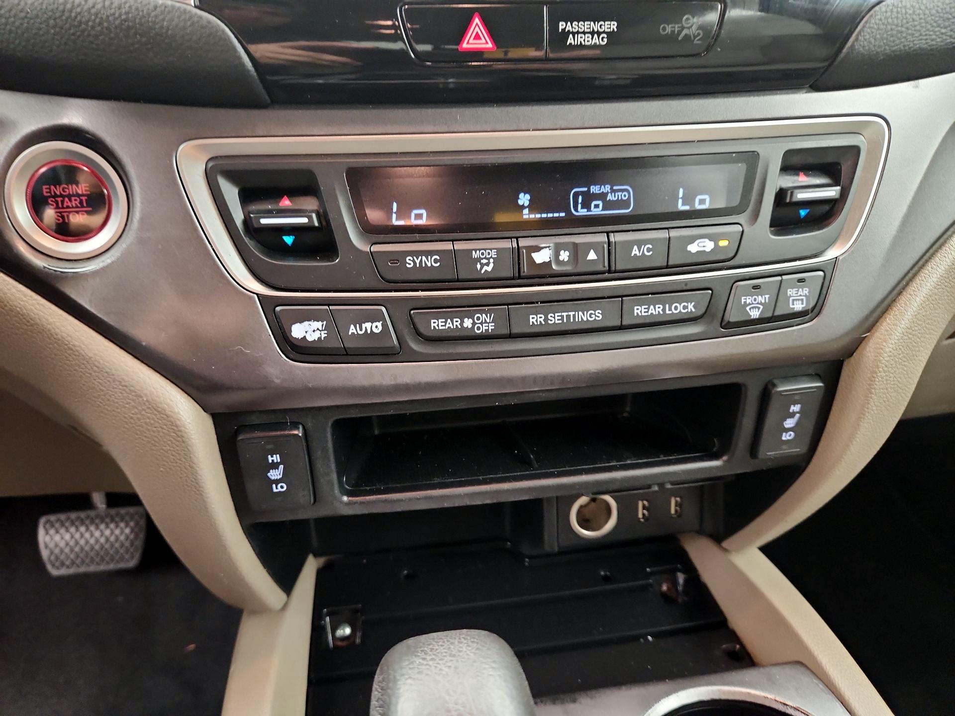 Thumbnail: 2016 Honda Pilot - 16