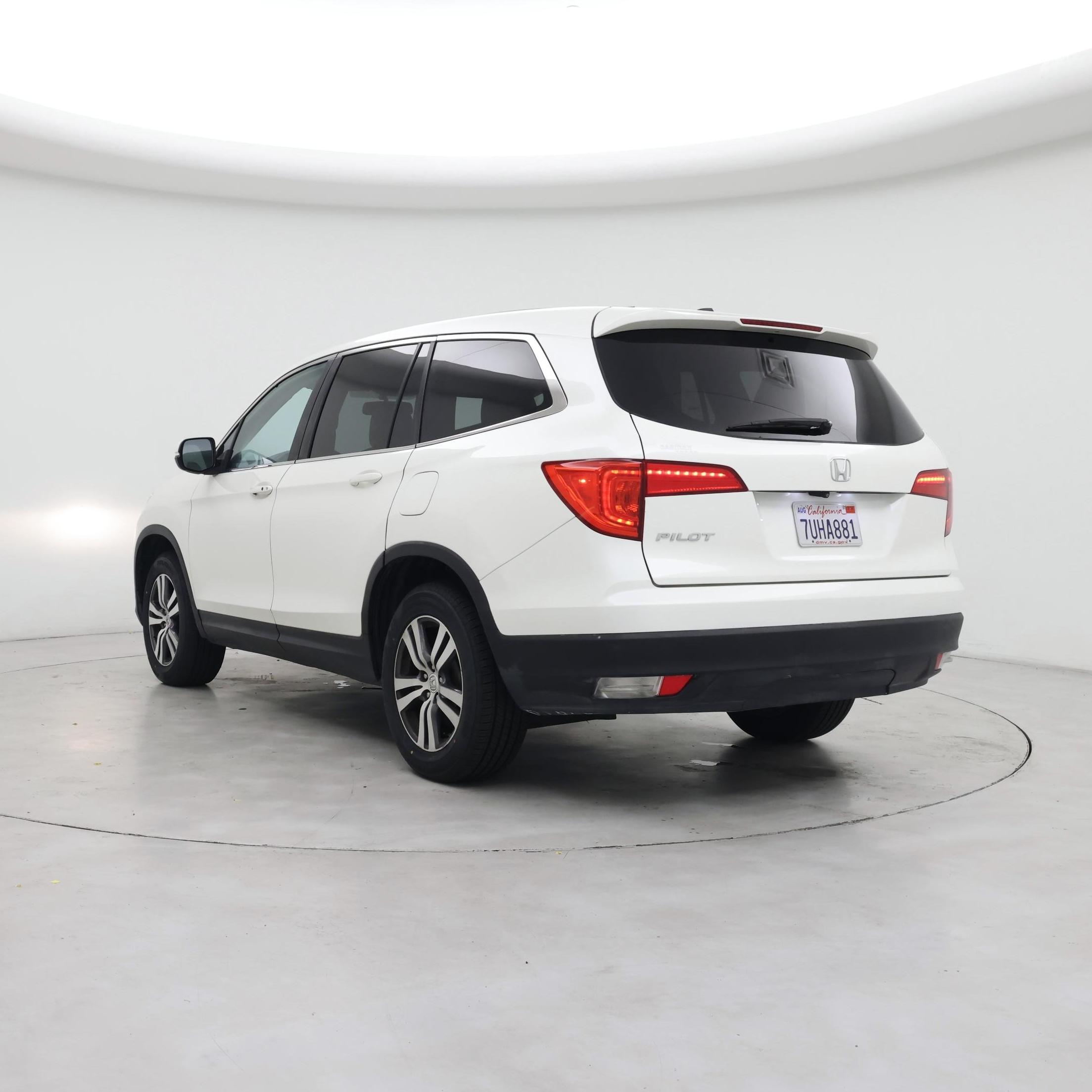 Thumbnail: 2016 Honda Pilot - 2