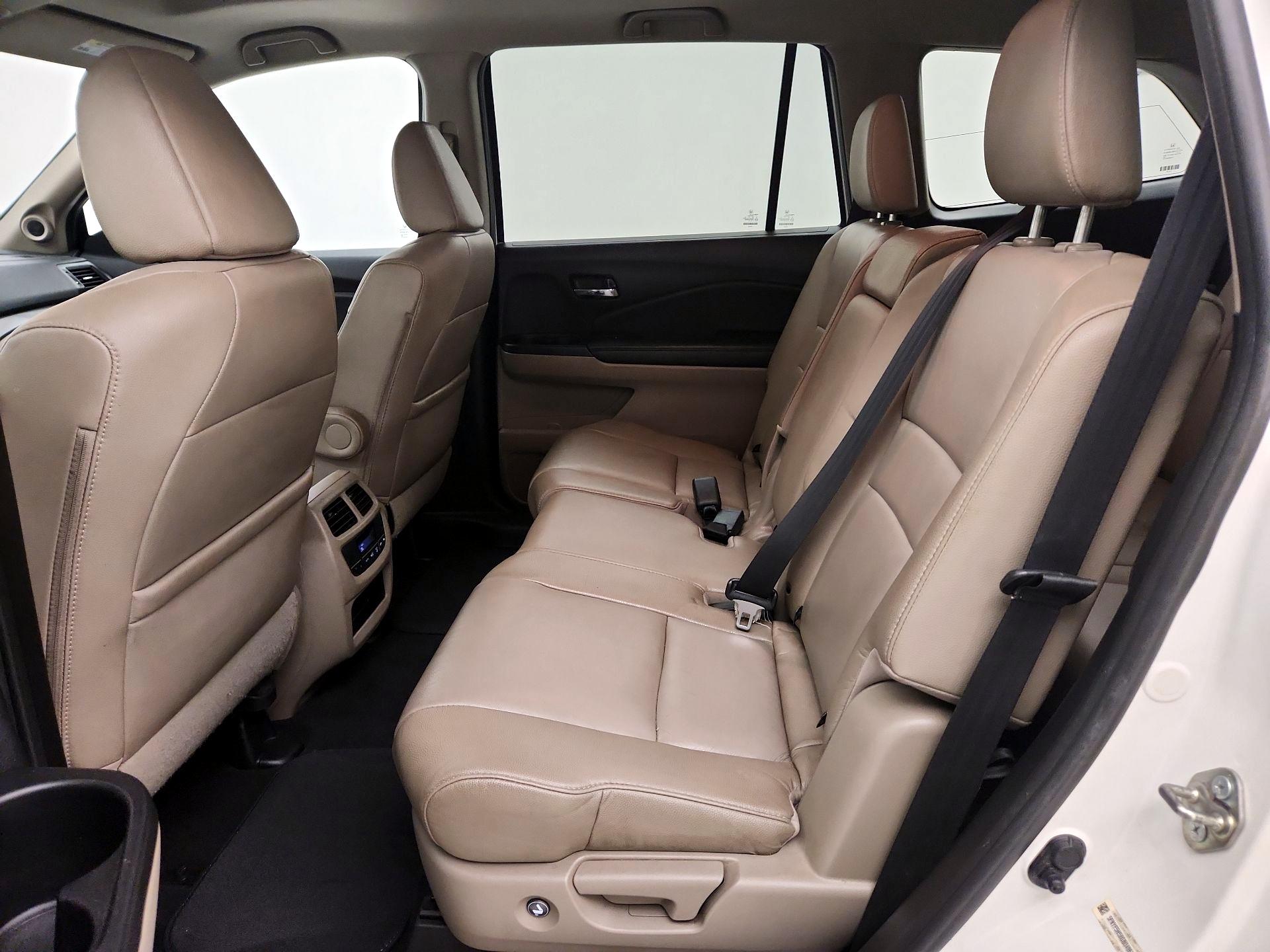 Thumbnail: 2016 Honda Pilot - 19