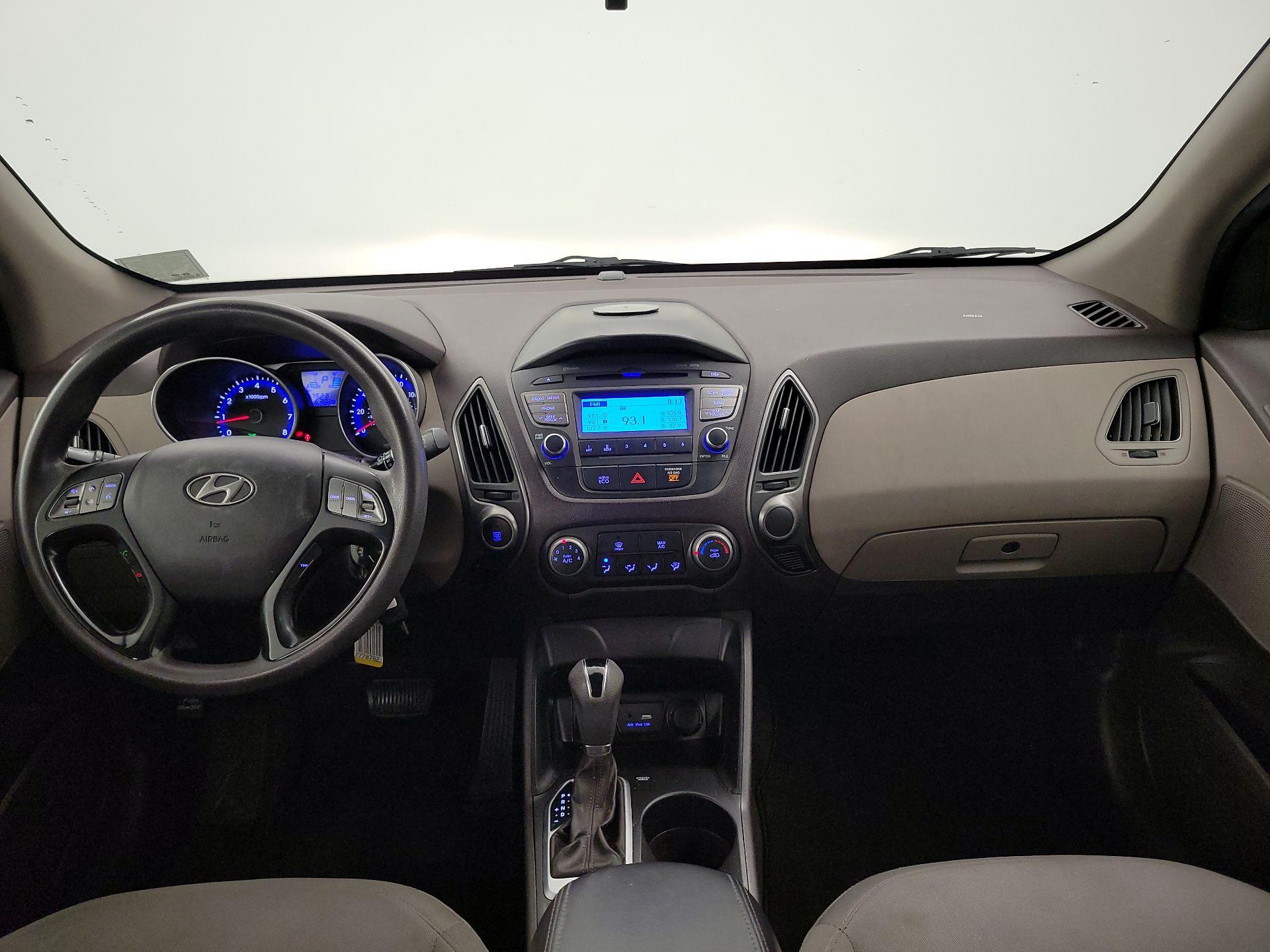 Thumbnail: 2015 Hyundai Tucson - 9