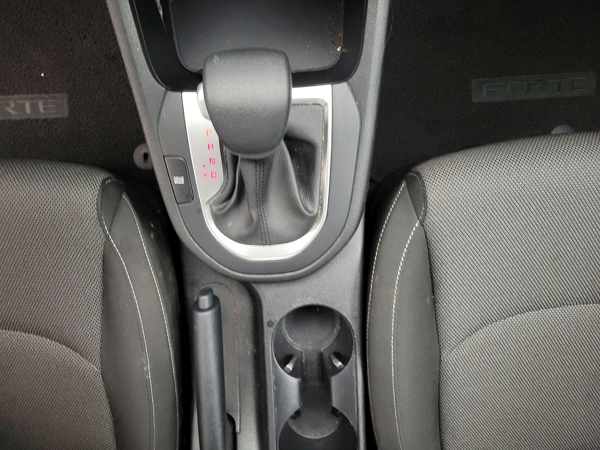 Thumbnail: 2023 Kia Forte - 17