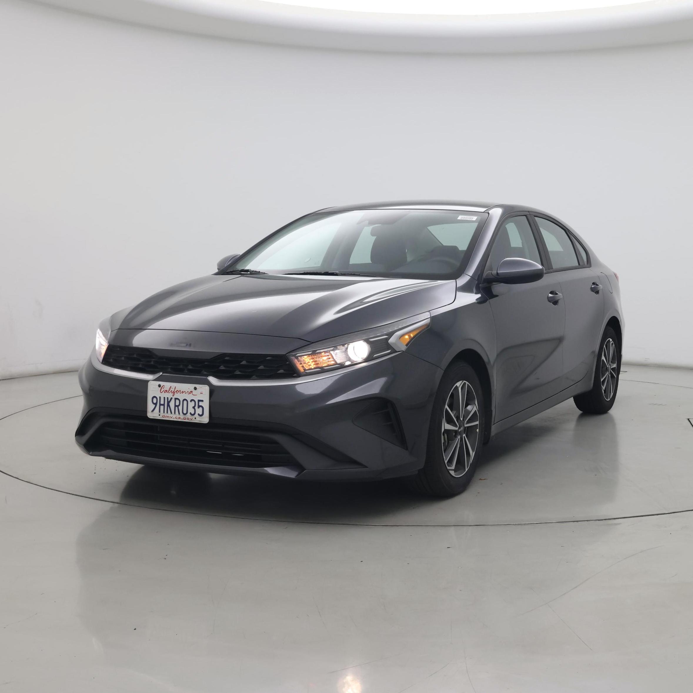 Thumbnail: 2023 Kia Forte - 4