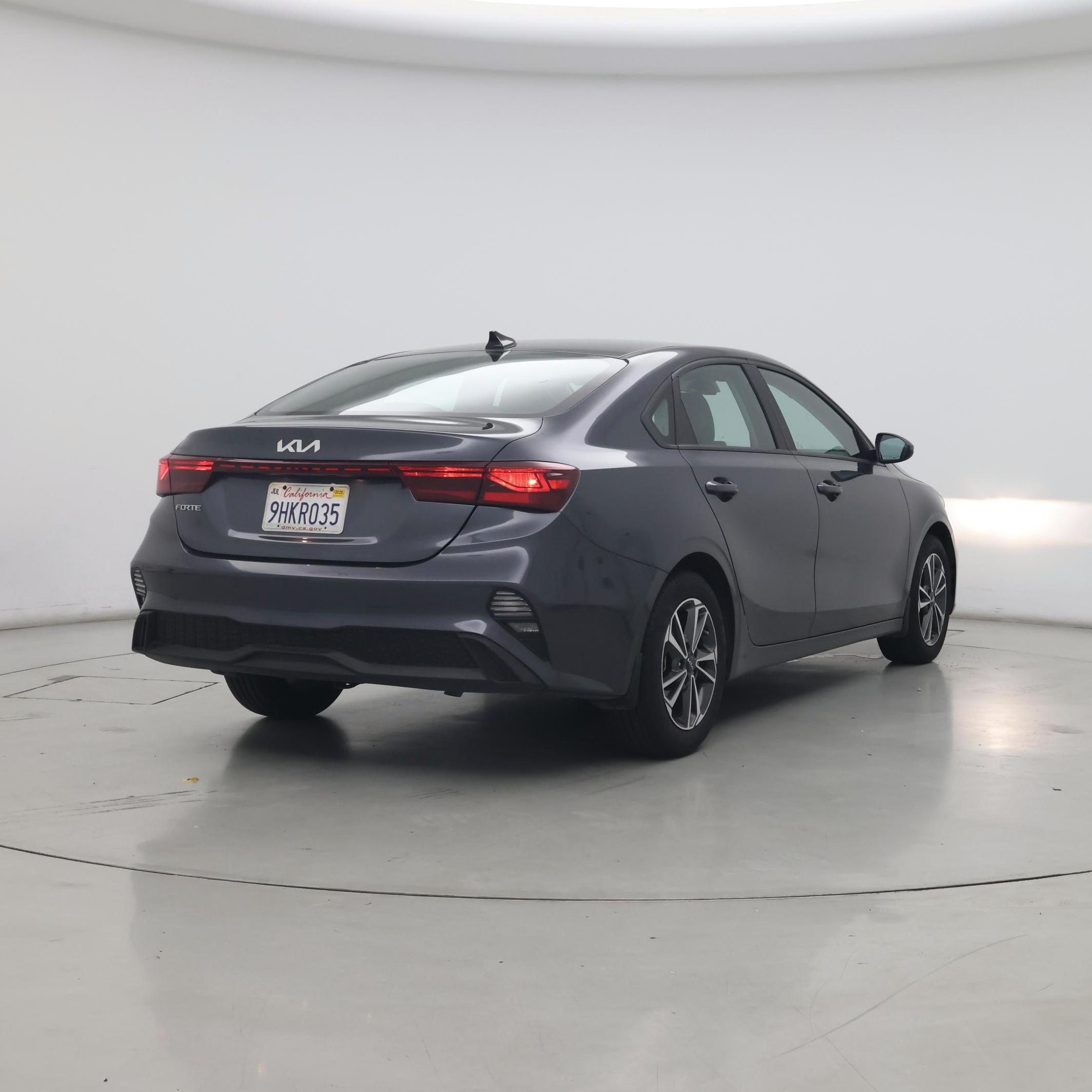 Thumbnail: 2023 Kia Forte - 8