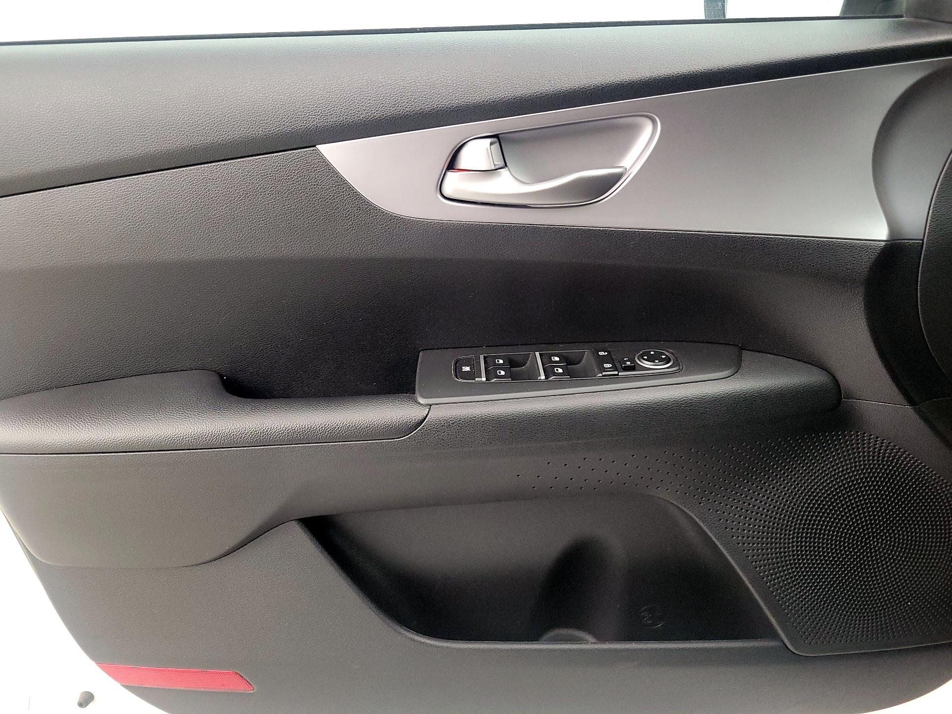 Thumbnail: 2023 Kia Forte - 12