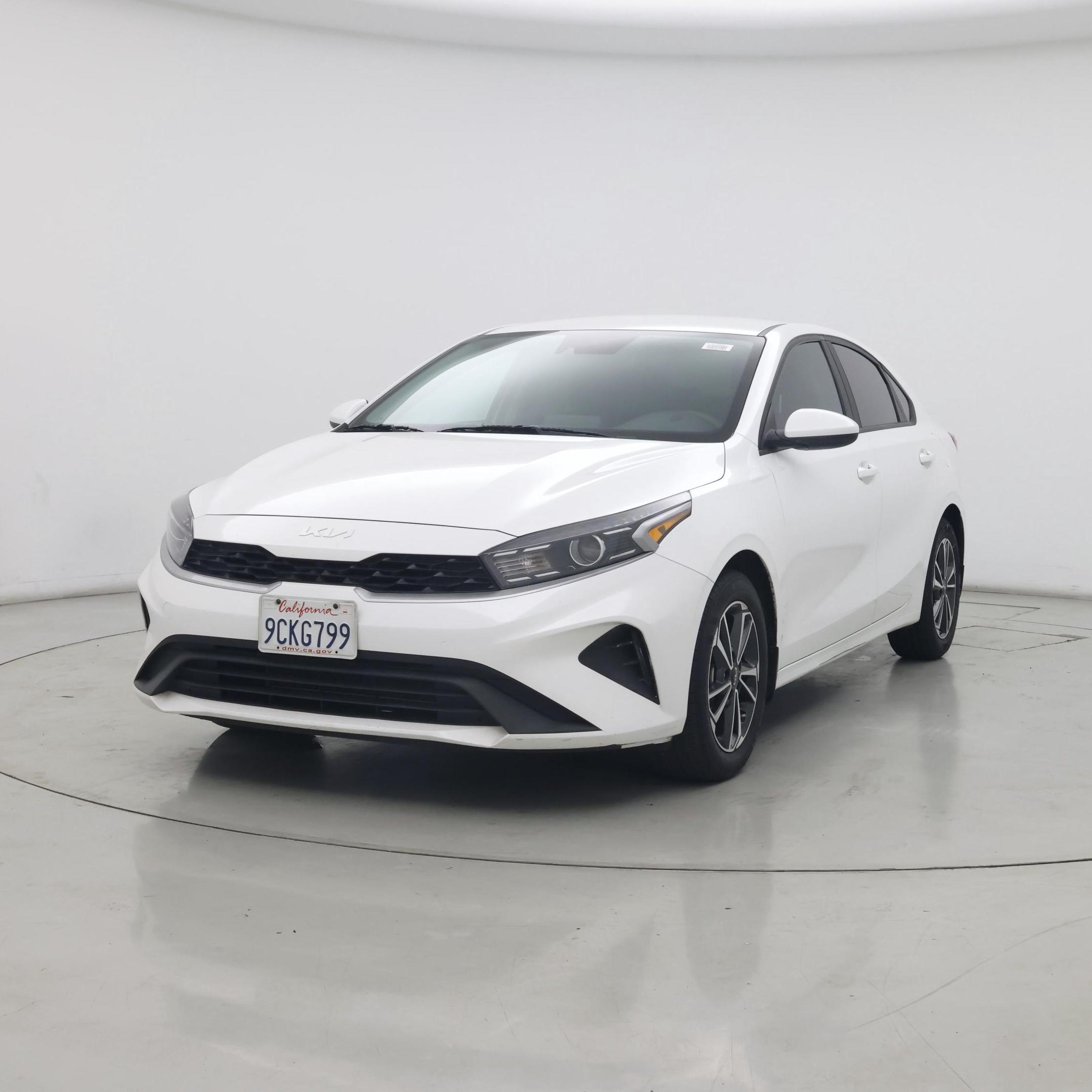 Thumbnail: 2023 Kia Forte - 4
