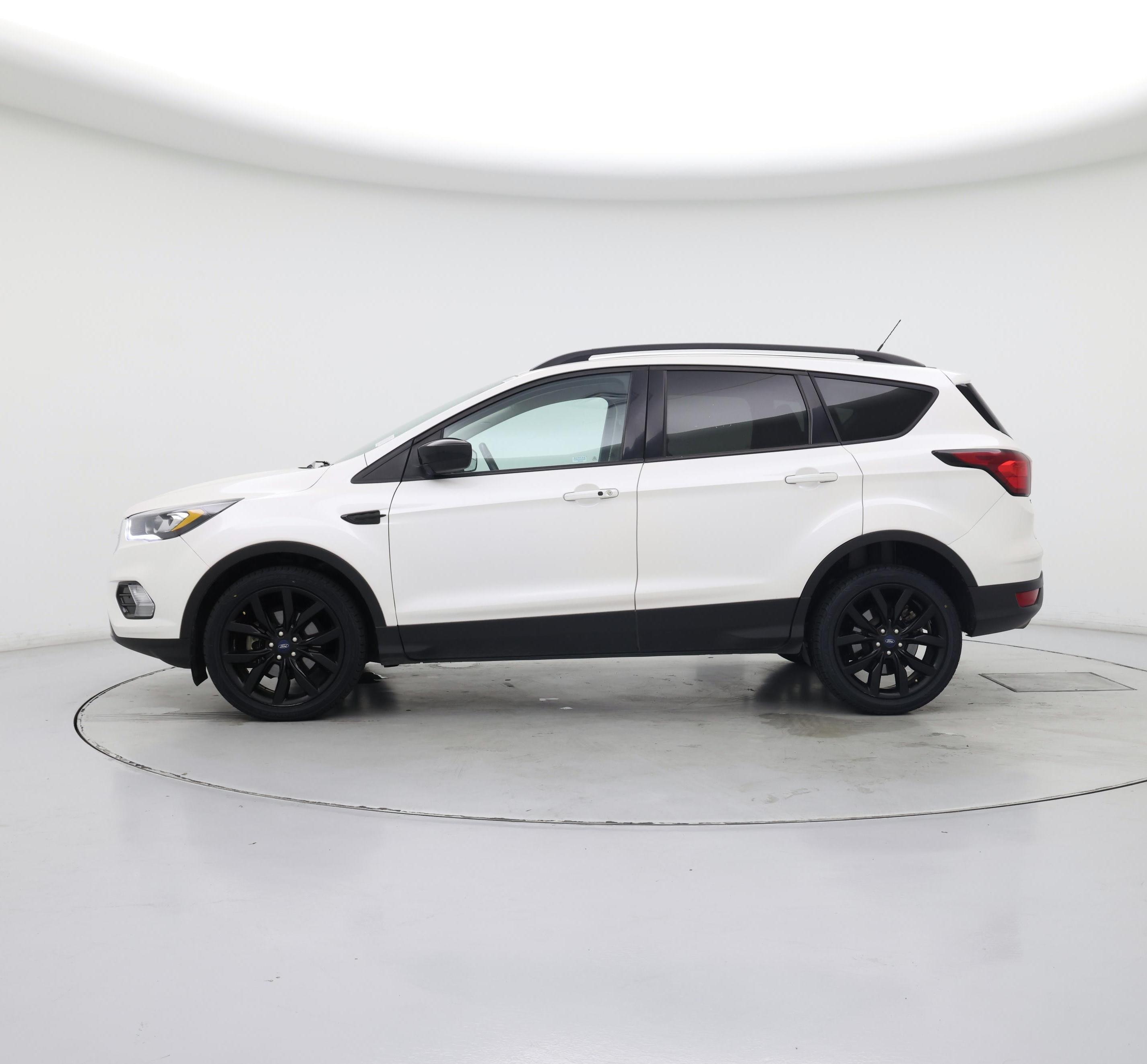 Thumbnail: 2019 Ford Escape - 3