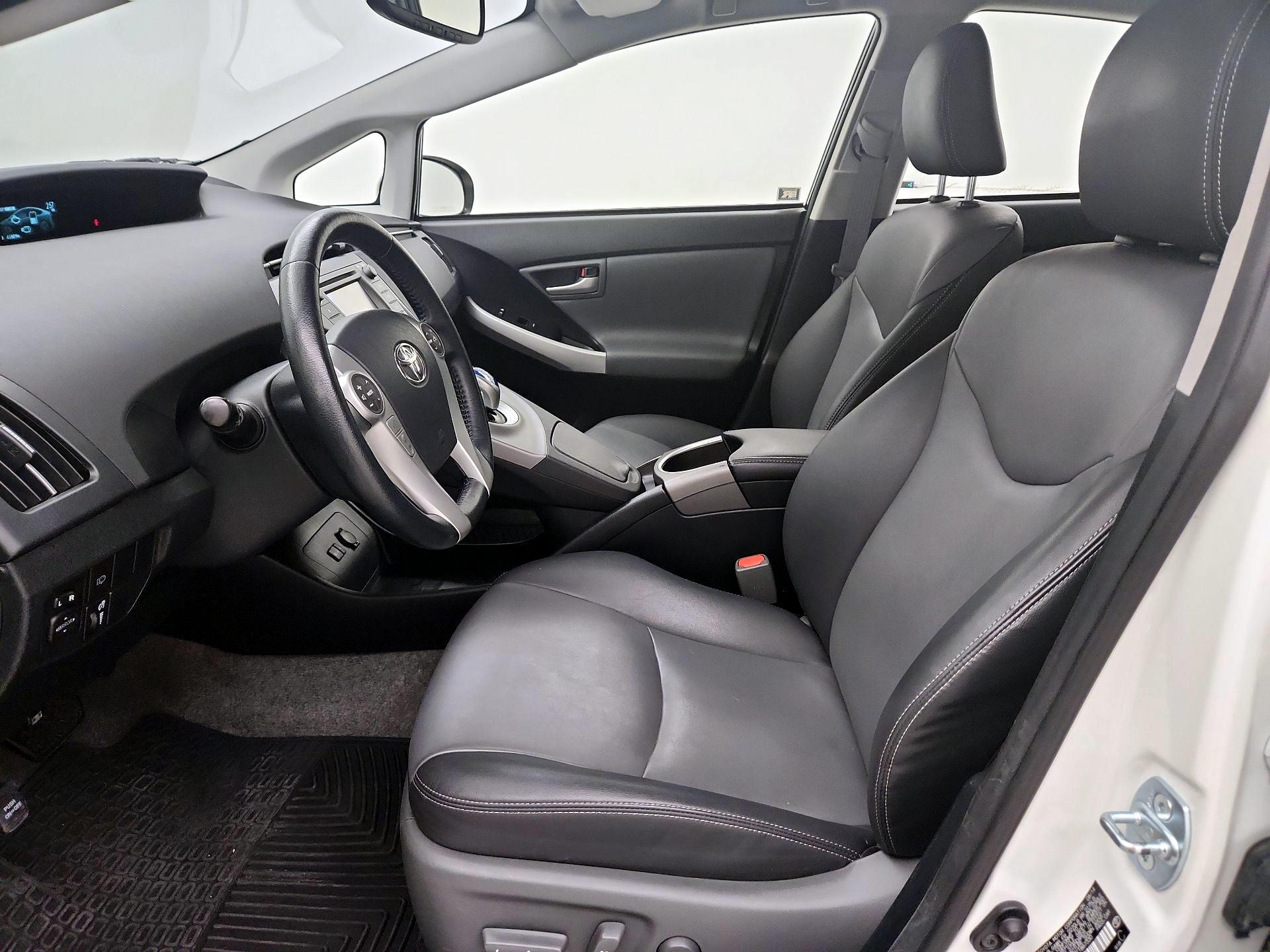 Thumbnail: 2015 Toyota Prius - 11