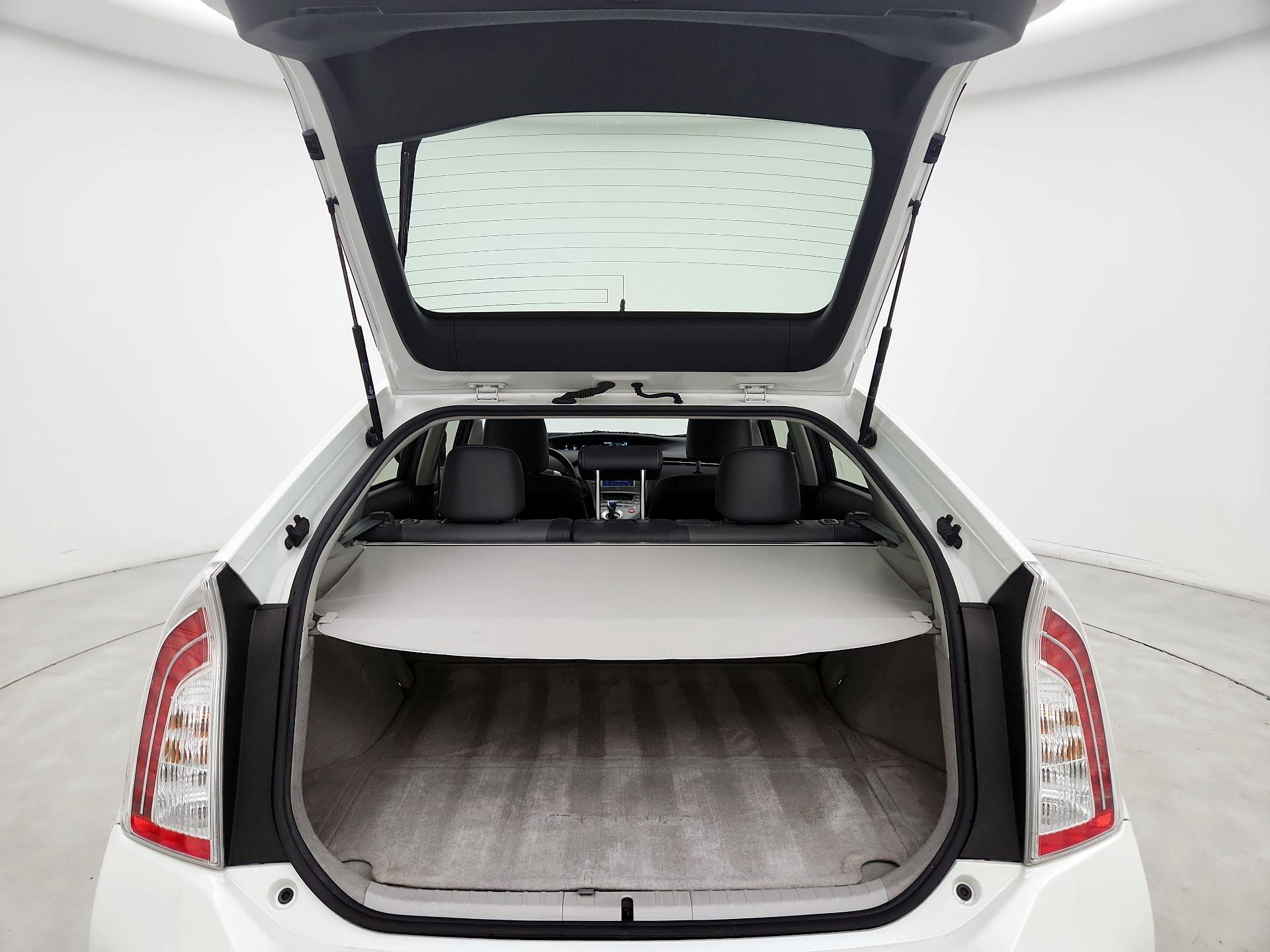 Thumbnail: 2015 Toyota Prius - 19