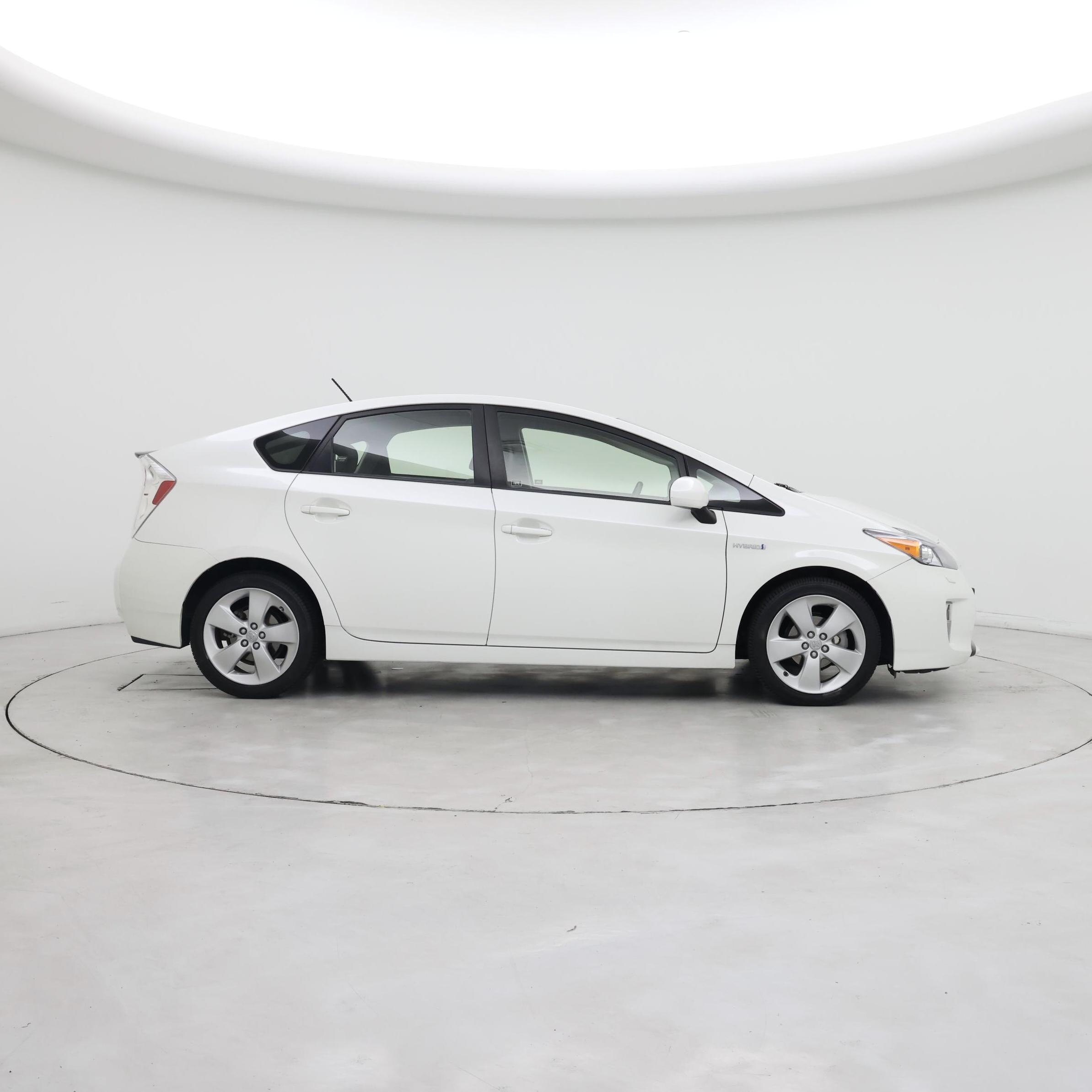 Thumbnail: 2015 Toyota Prius - 7