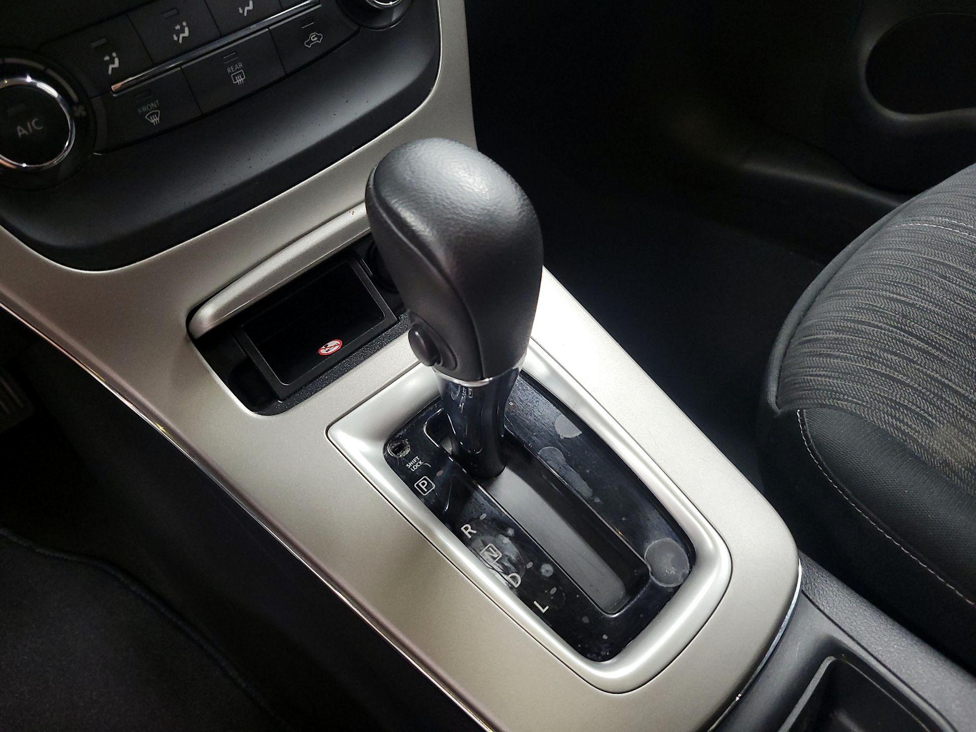 Thumbnail: 2015 Nissan Sentra - 17