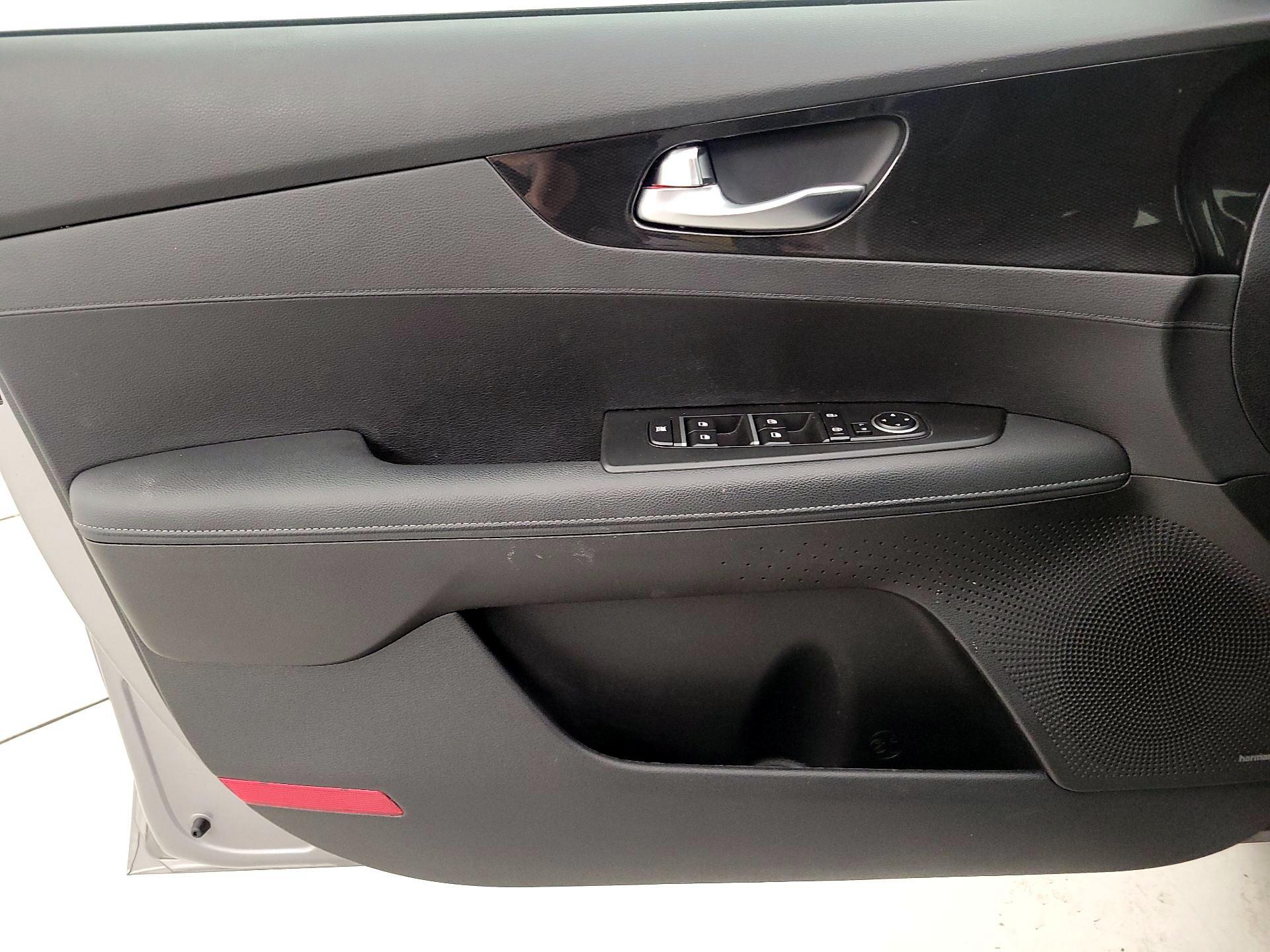 Thumbnail: 2023 Kia Forte - 12