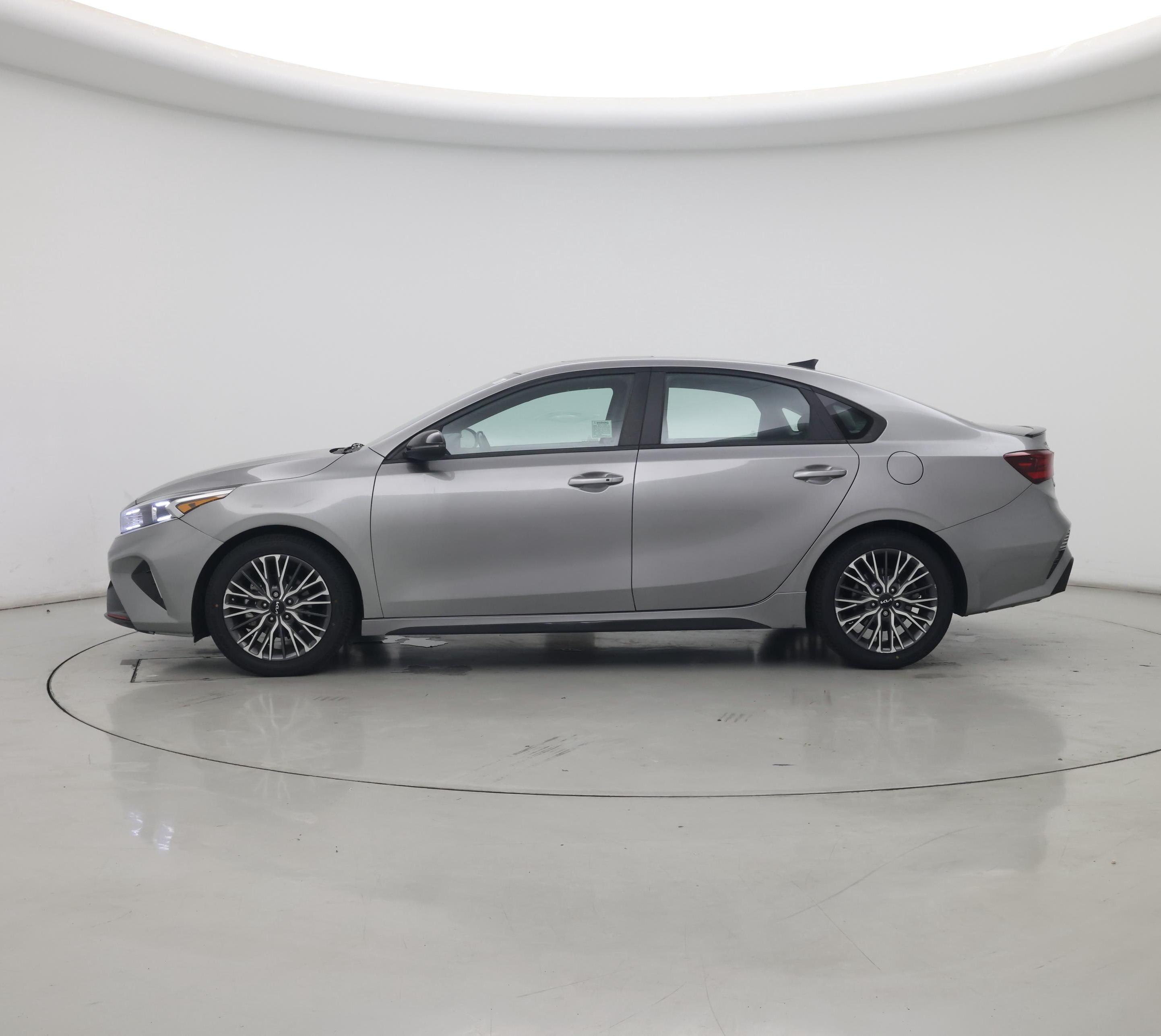 Thumbnail: 2023 Kia Forte - 3