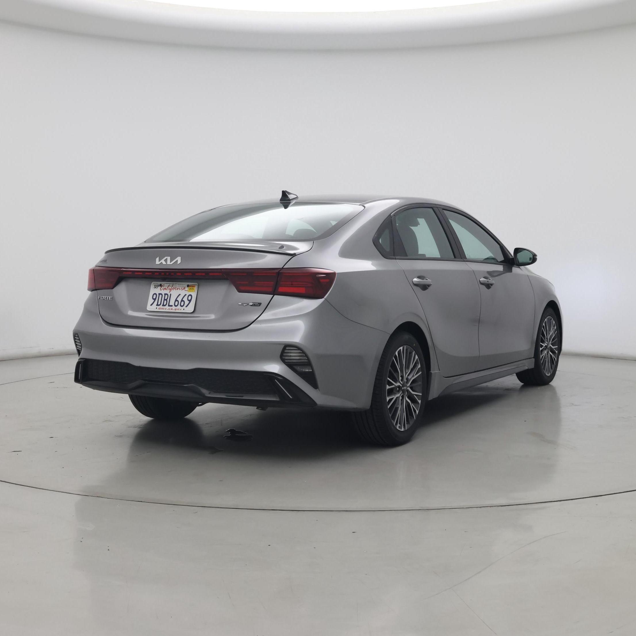 Thumbnail: 2023 Kia Forte - 8