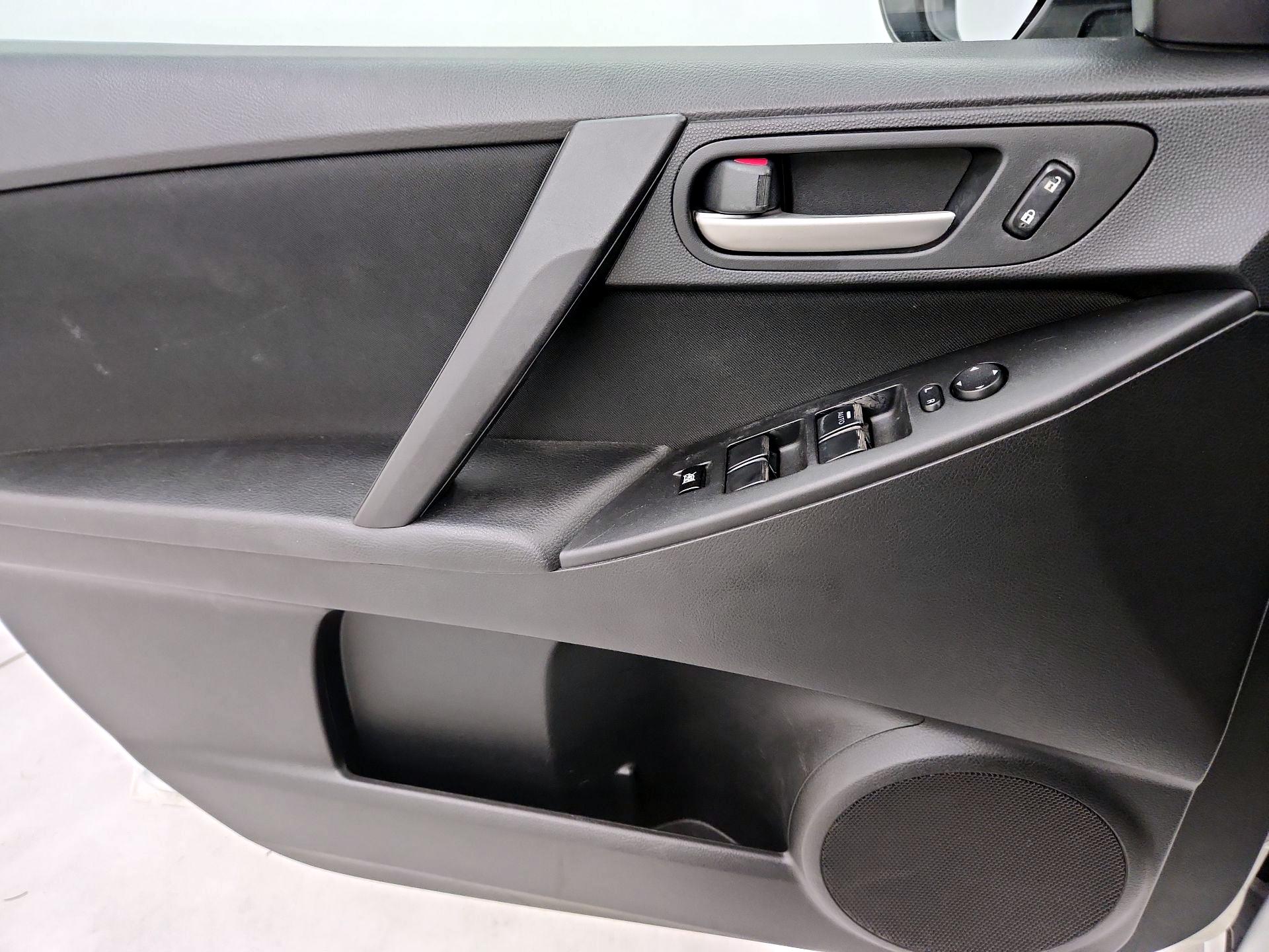 Thumbnail: 2013 Mazda Mazda3 - 12