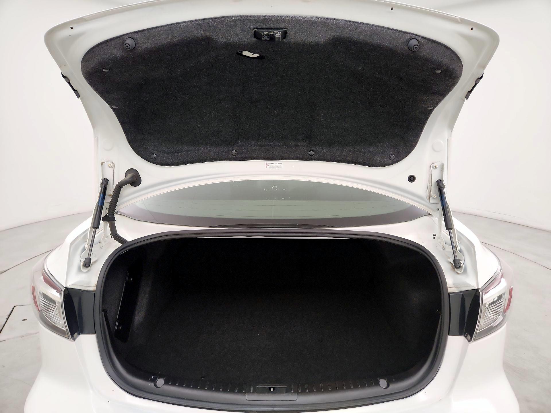 Thumbnail: 2013 Mazda Mazda3 - 17