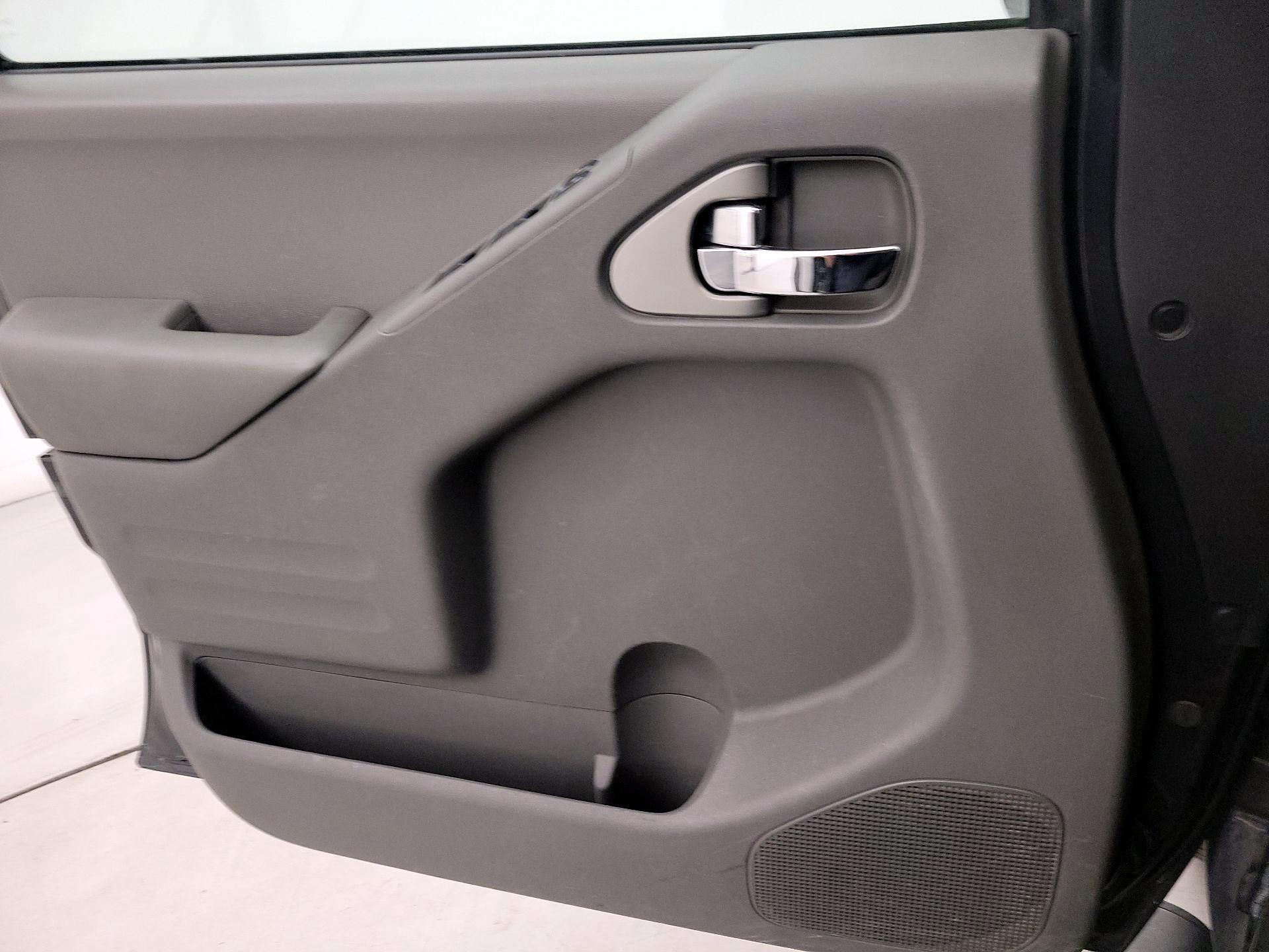 Thumbnail: 2015 Nissan Frontier - 12