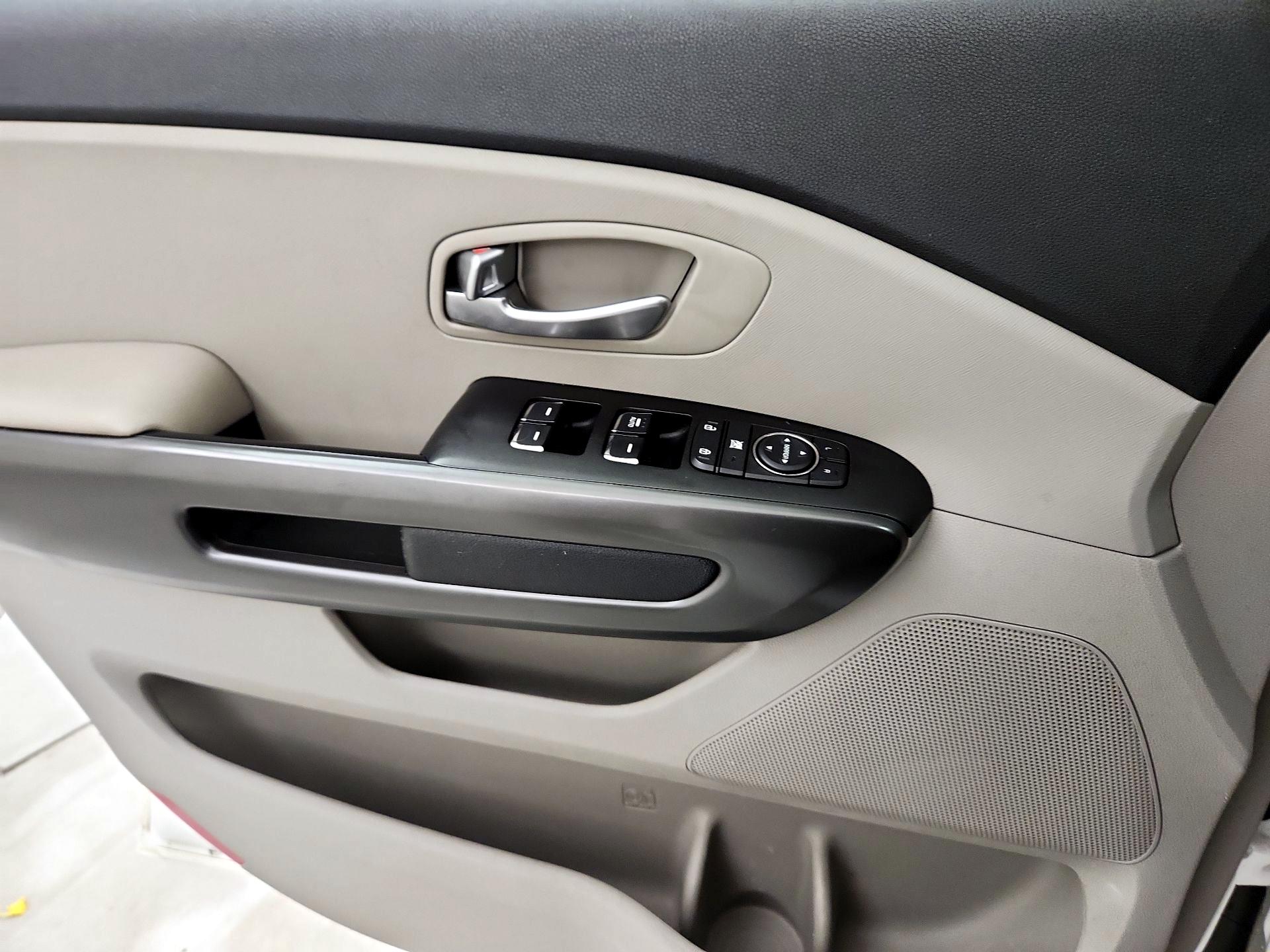 Thumbnail: 2021 Kia Sedona - 12