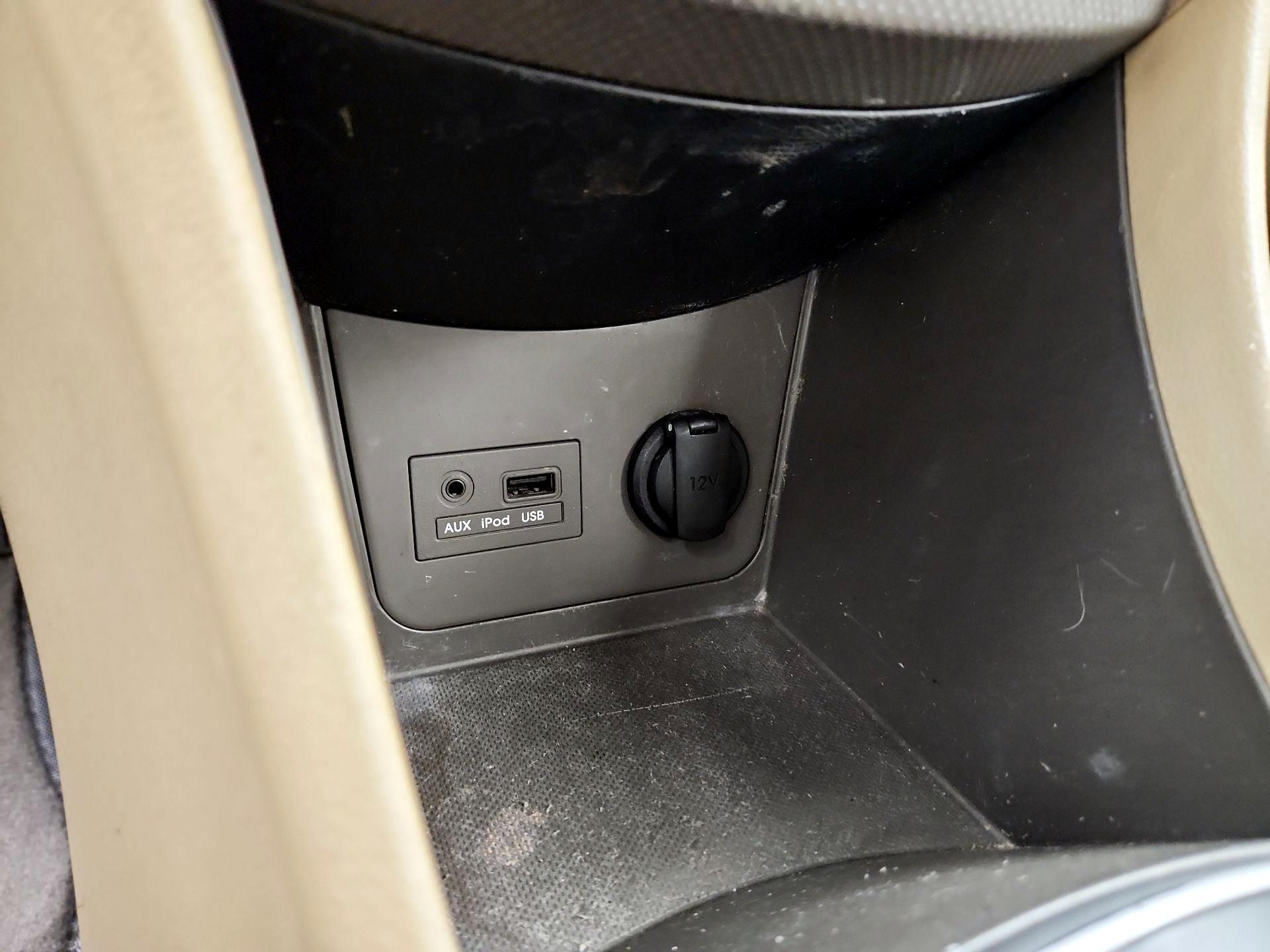 Thumbnail: 2013 Hyundai Accent - 17