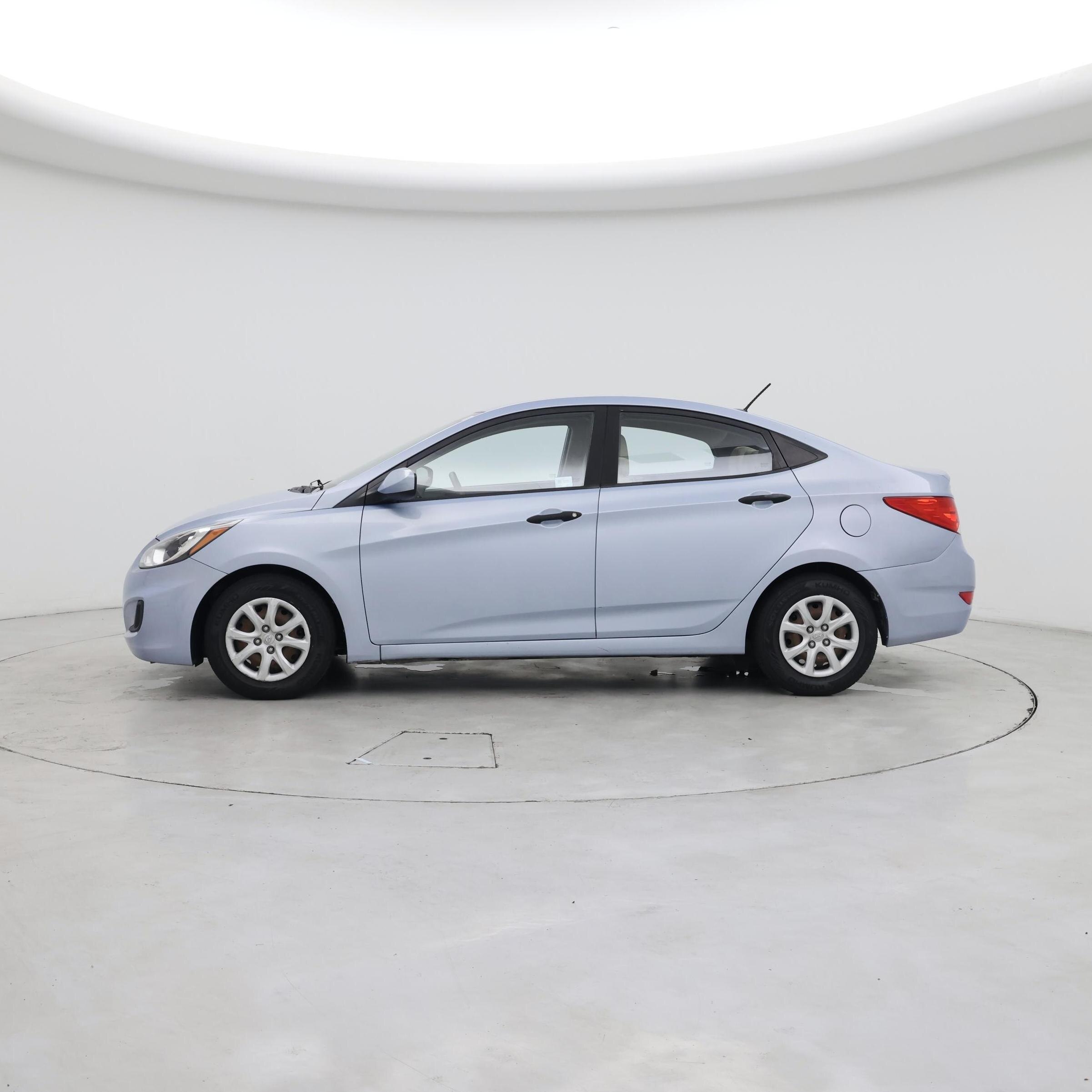 Thumbnail: 2013 Hyundai Accent - 3