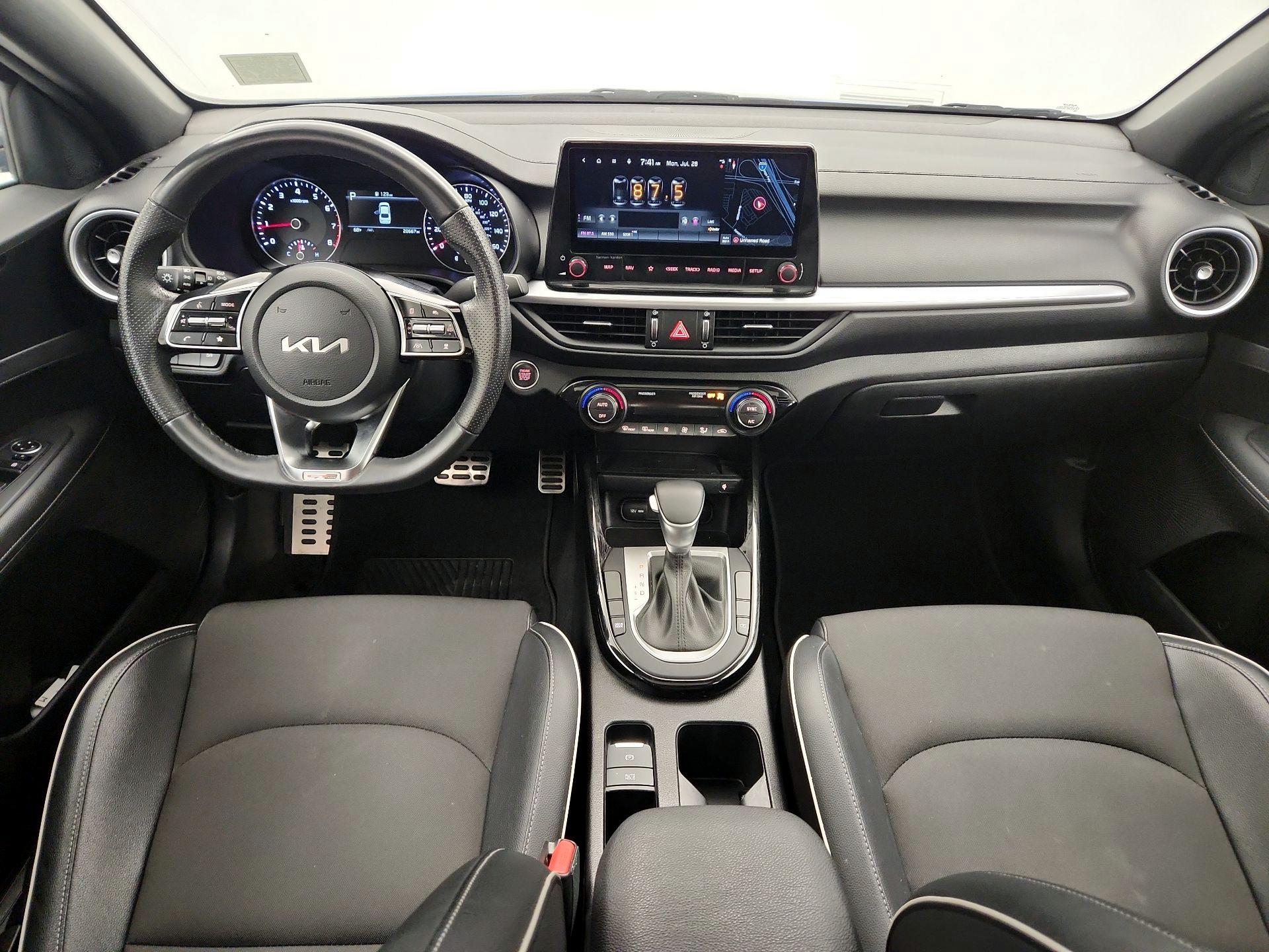 Thumbnail: 2022 Kia Forte - 9
