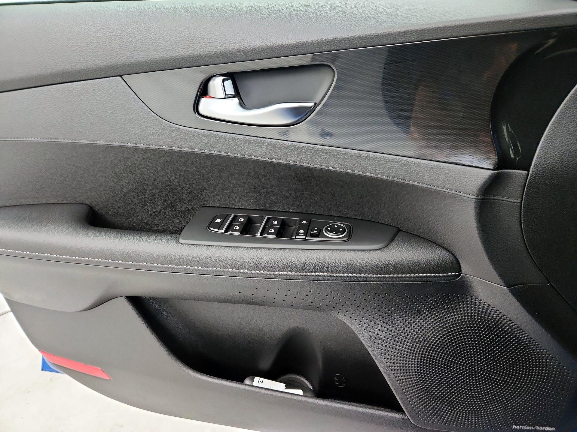 Thumbnail: 2022 Kia Forte - 12