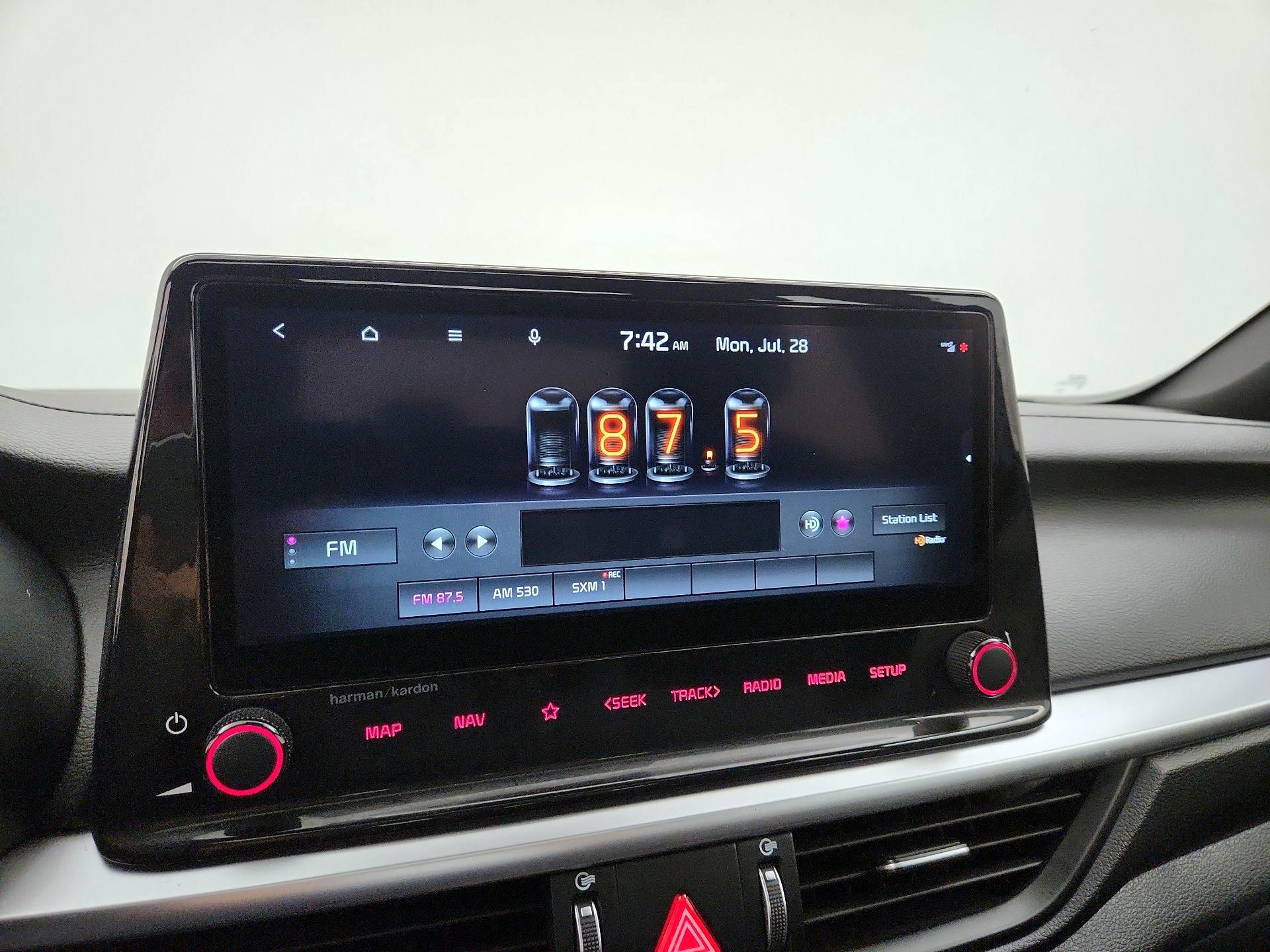 Thumbnail: 2022 Kia Forte - 16