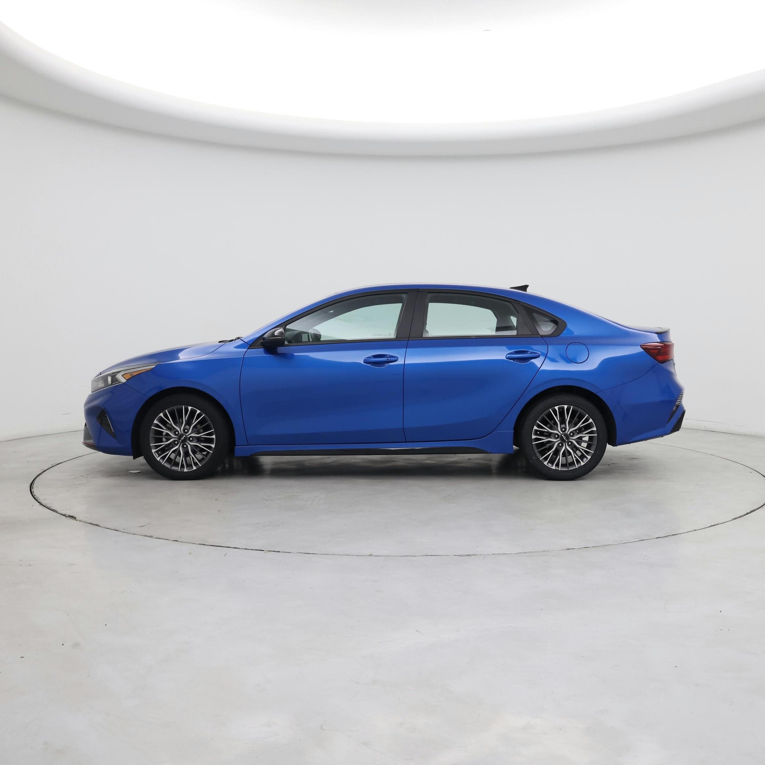 Thumbnail: 2022 Kia Forte - 3