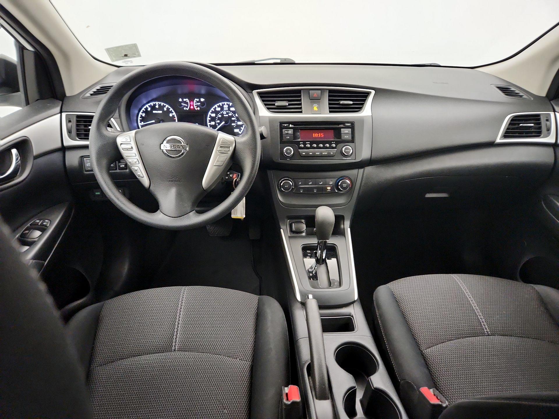 Thumbnail: 2016 Nissan Sentra - 9
