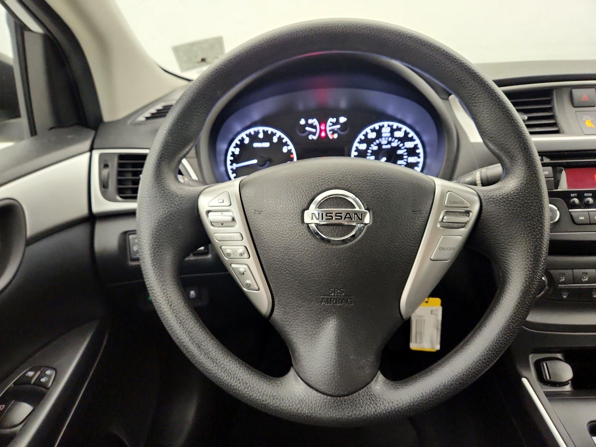 Thumbnail: 2016 Nissan Sentra - 10