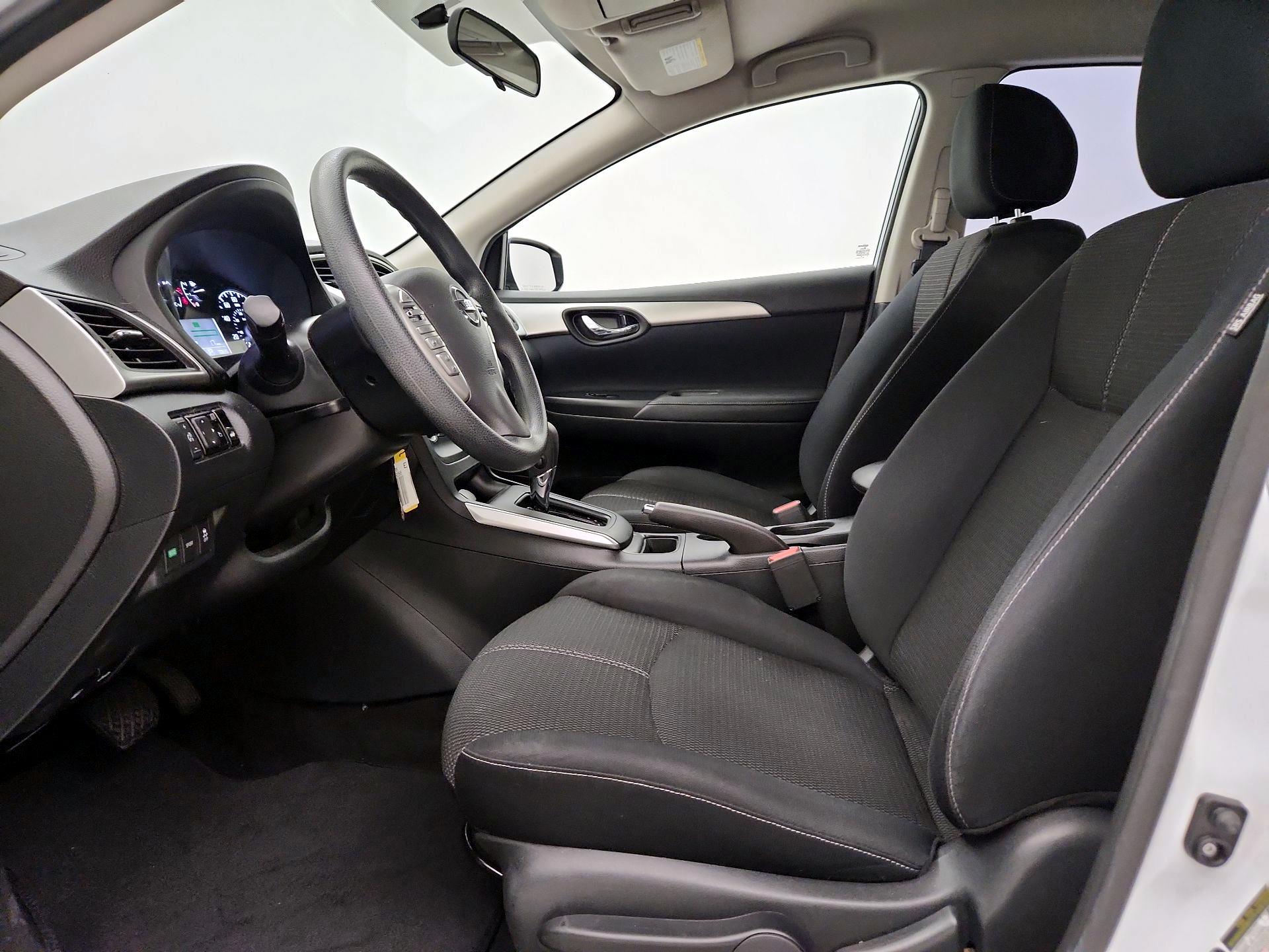 Thumbnail: 2016 Nissan Sentra - 11