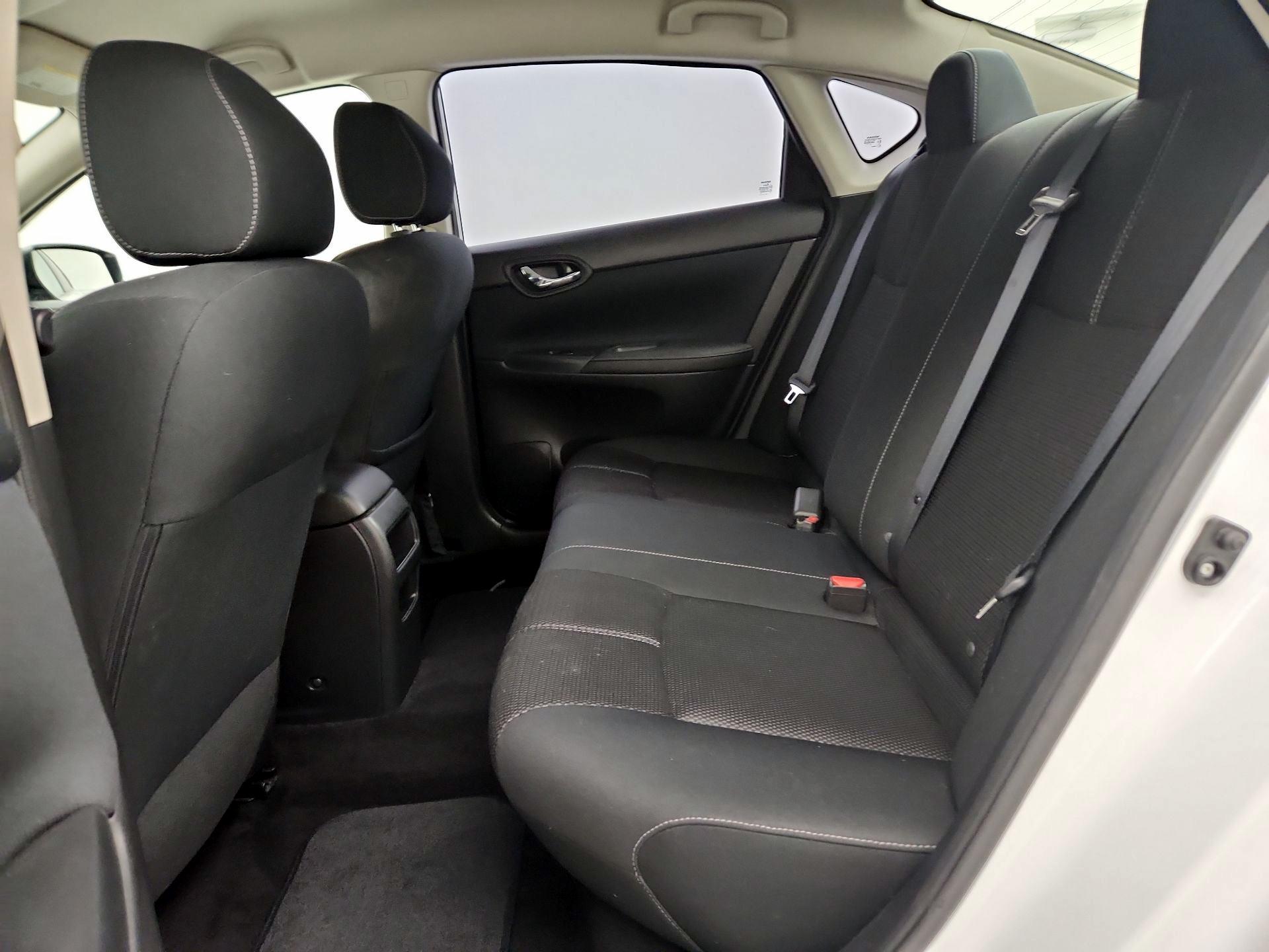 Thumbnail: 2016 Nissan Sentra - 18