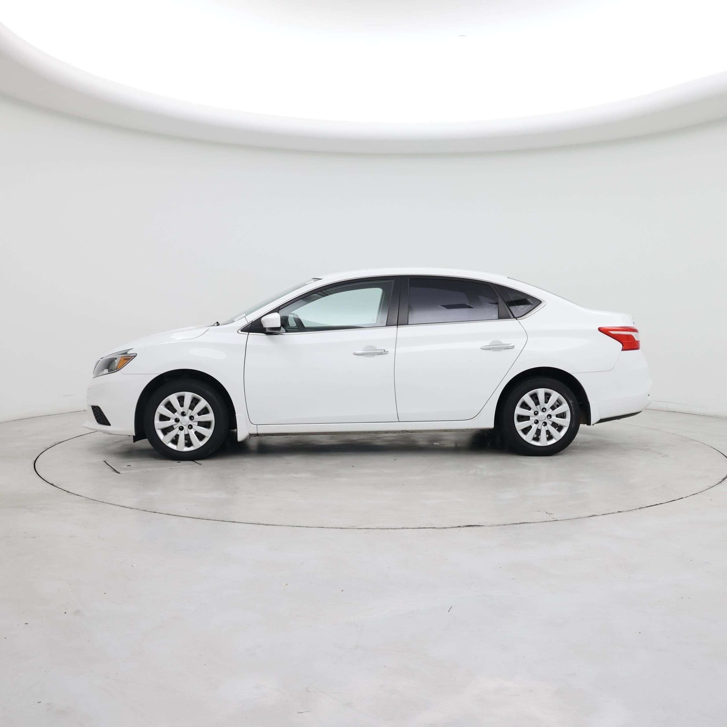 Thumbnail: 2016 Nissan Sentra - 3