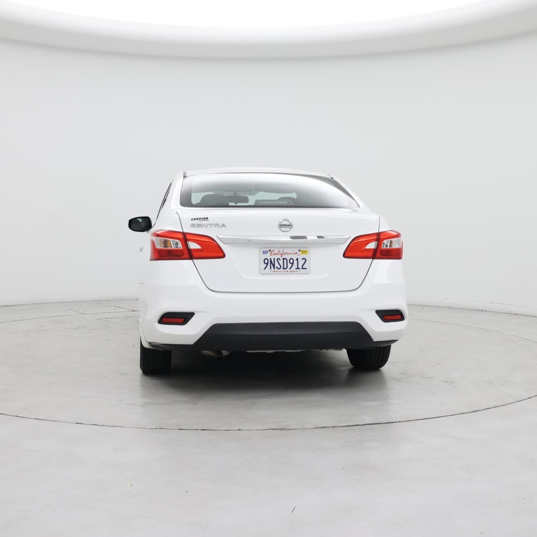 Thumbnail: 2016 Nissan Sentra - 6