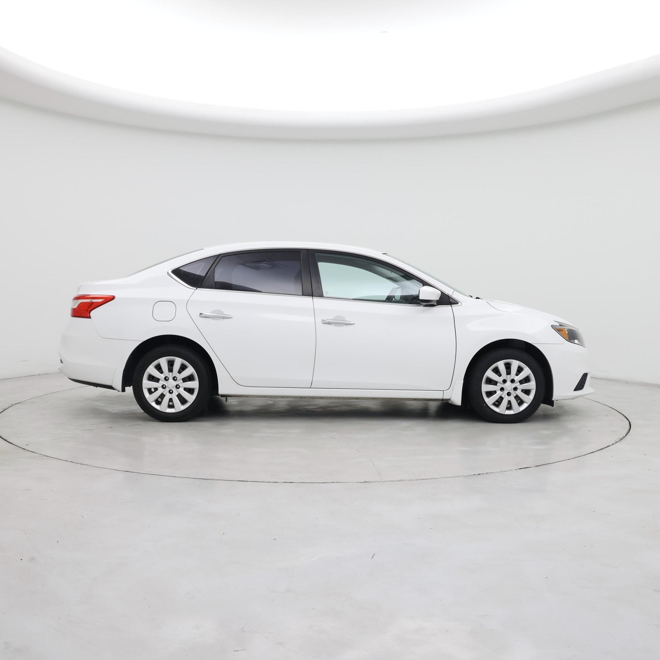 Thumbnail: 2016 Nissan Sentra - 7
