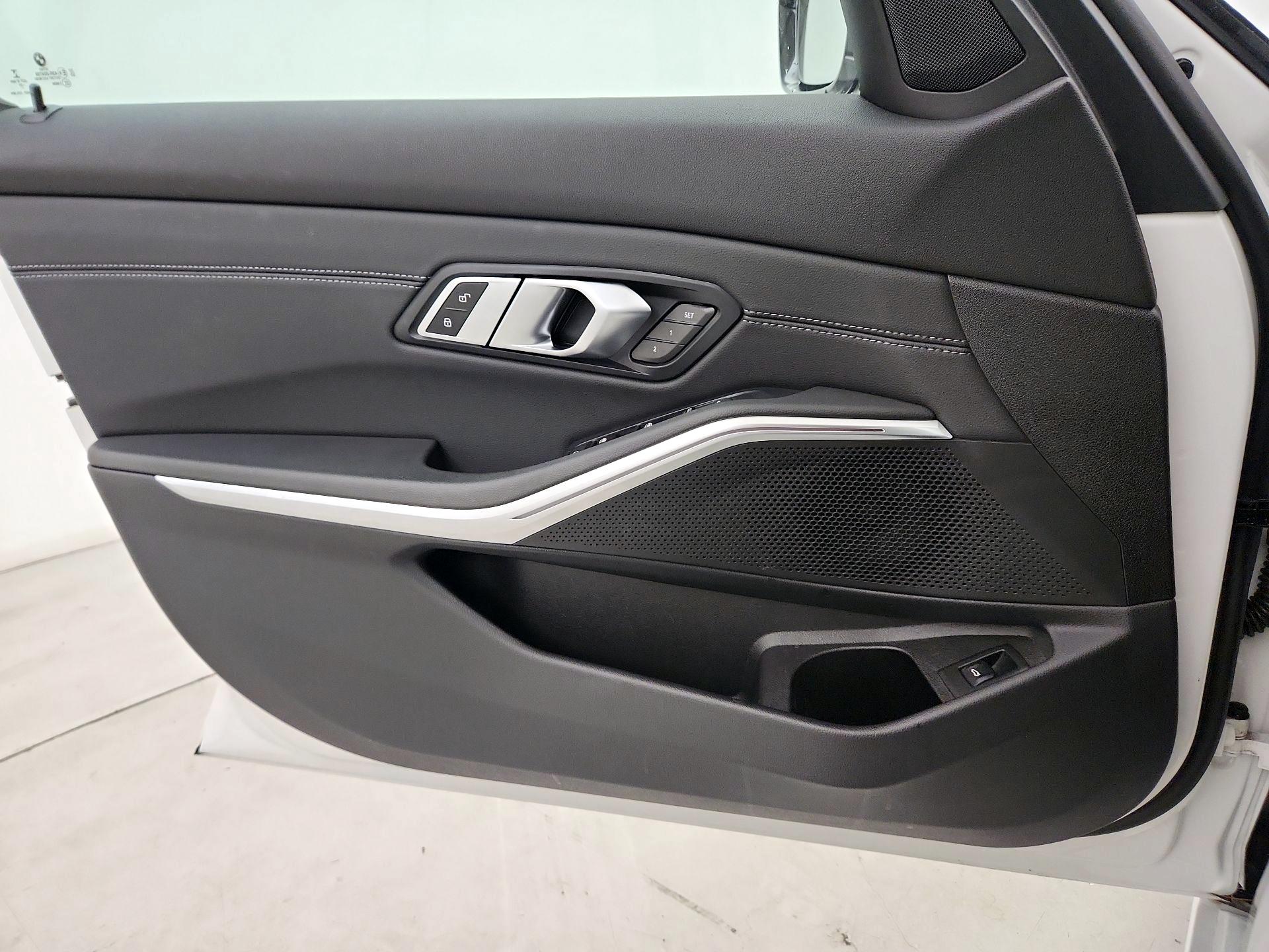 Thumbnail: 2020 BMW 3 Series - 12