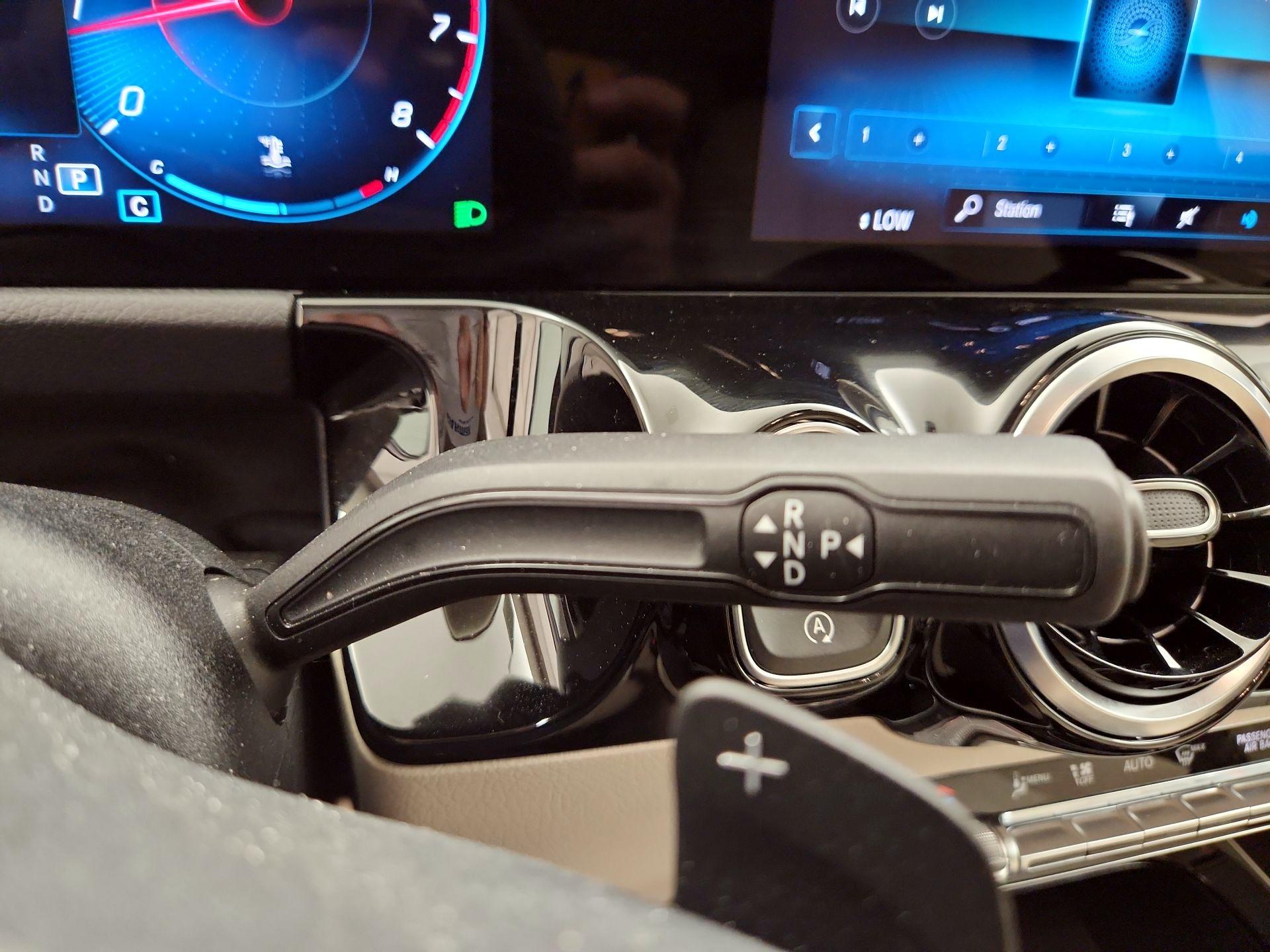 Thumbnail: 2023 Mercedes-Benz GLA - 17