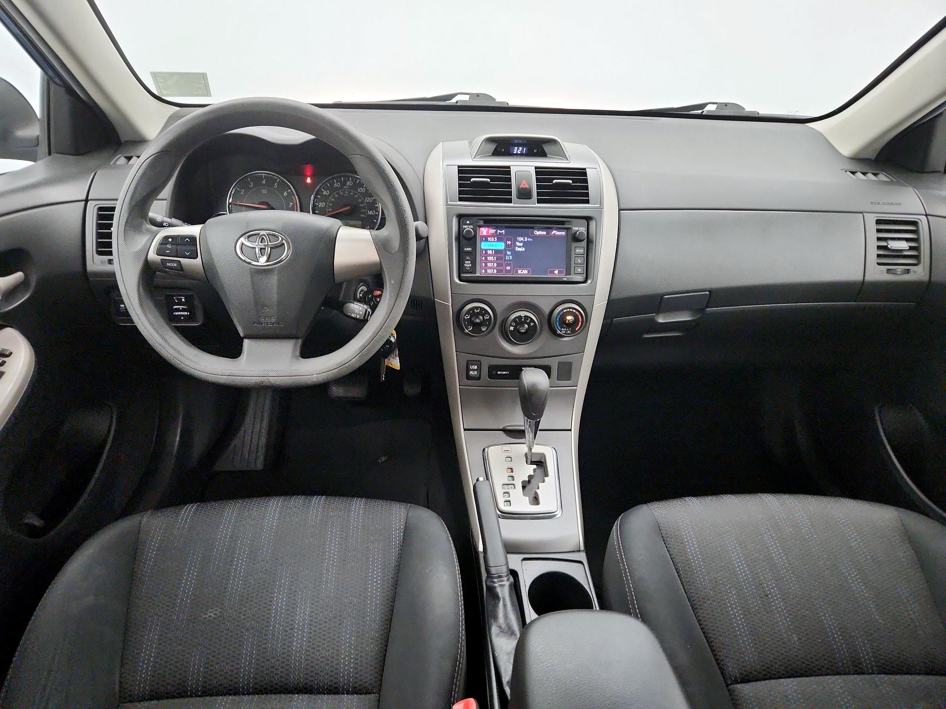 Thumbnail: 2013 Toyota Corolla - 9