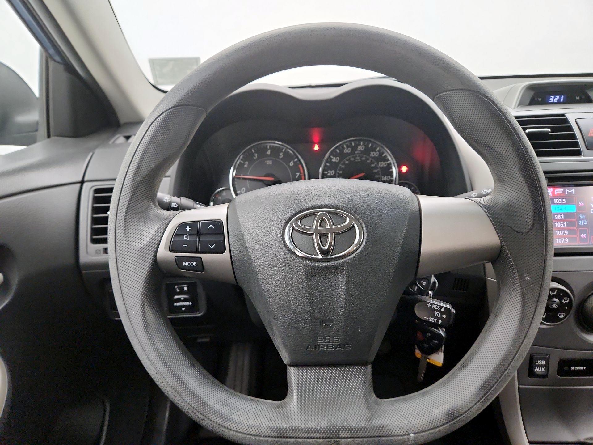 Thumbnail: 2013 Toyota Corolla - 10