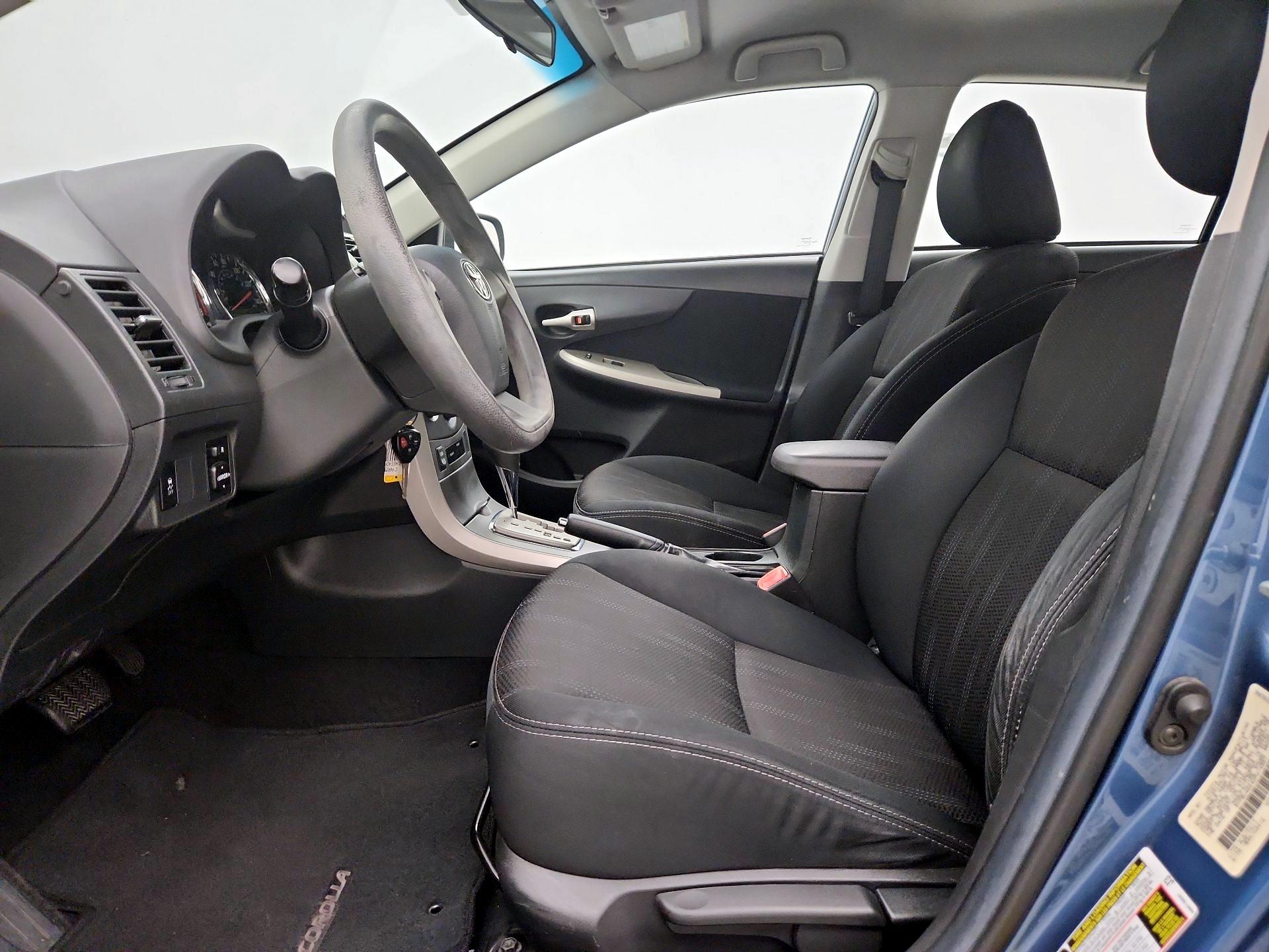 Thumbnail: 2013 Toyota Corolla - 11