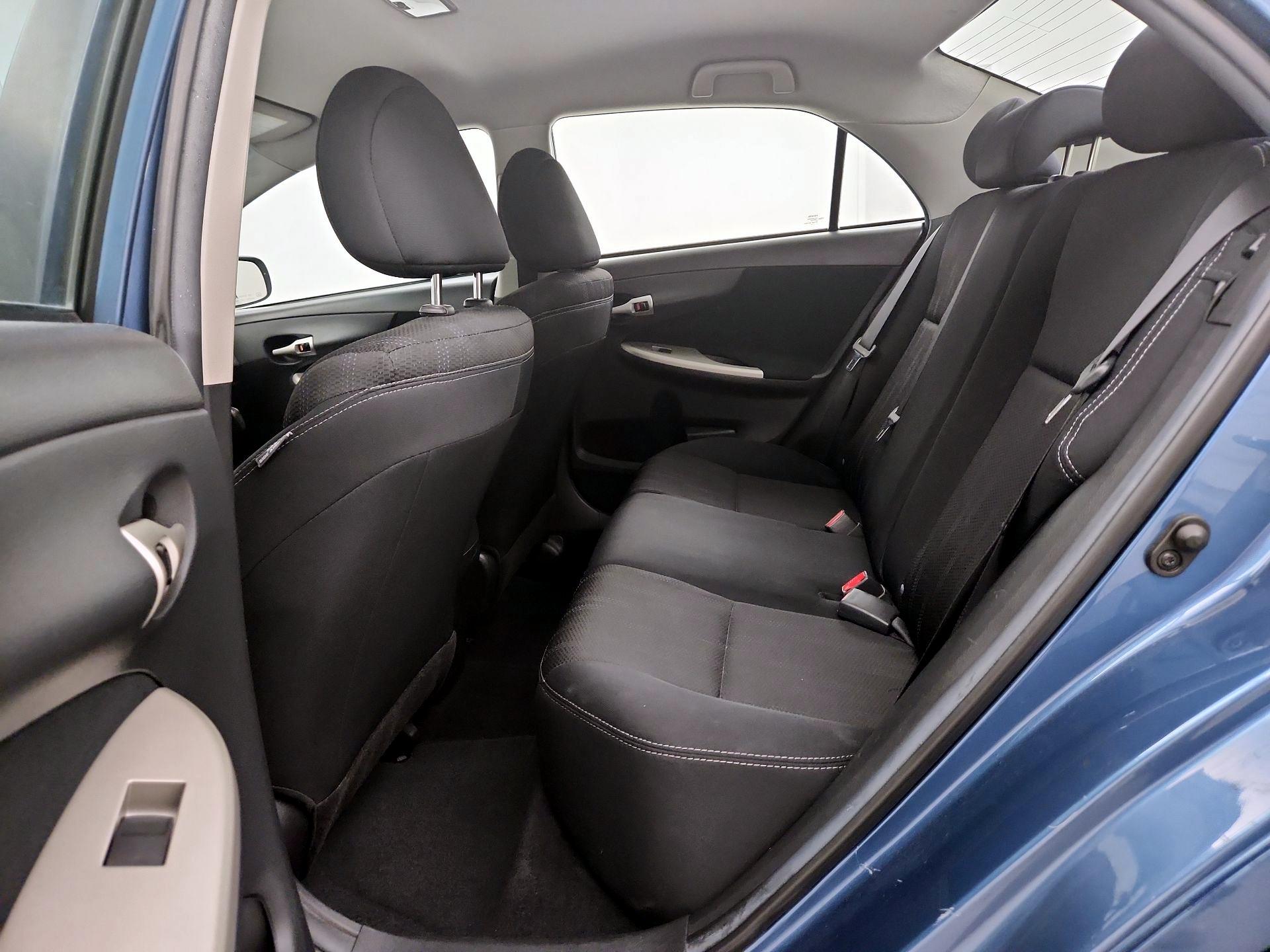 Thumbnail: 2013 Toyota Corolla - 18