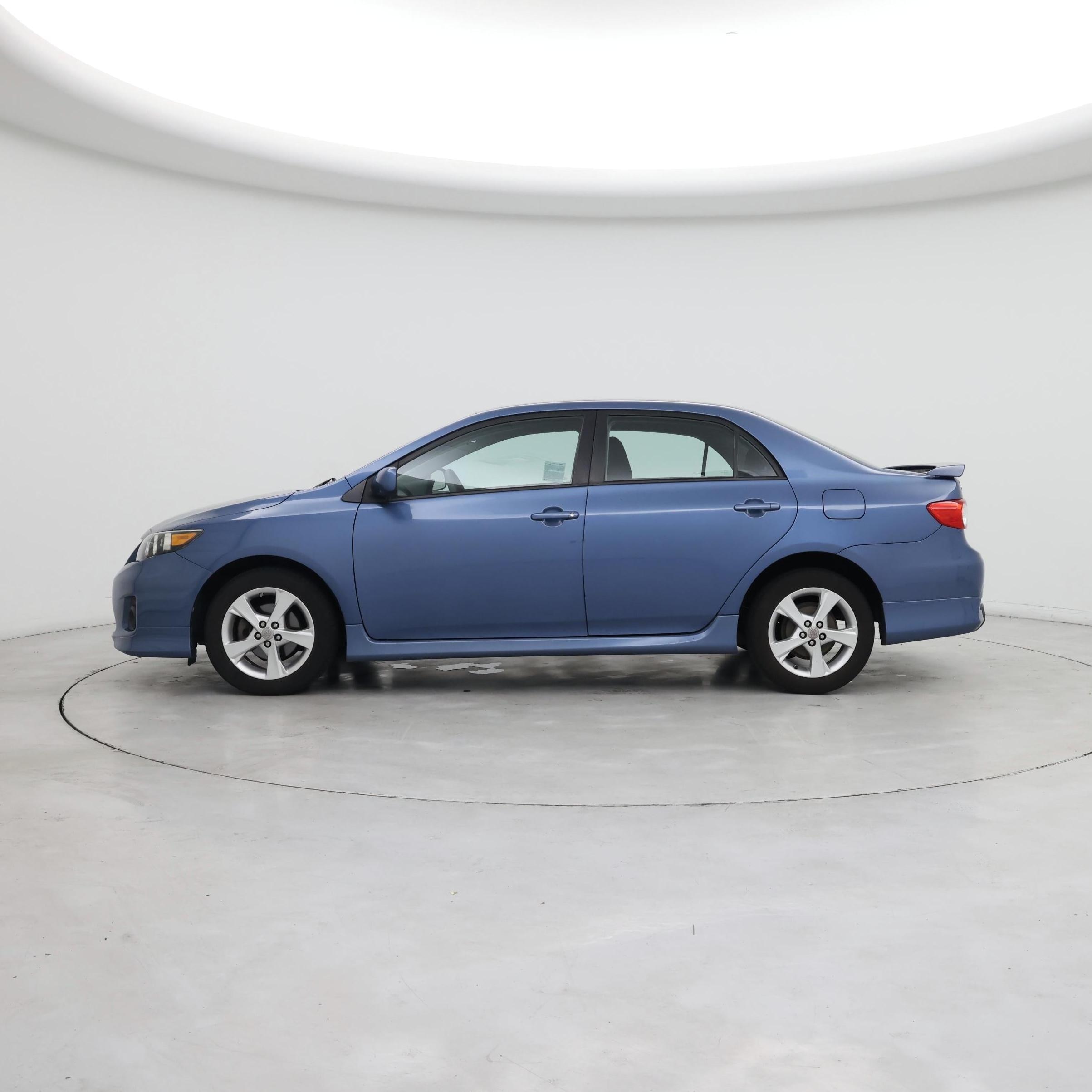 Thumbnail: 2013 Toyota Corolla - 3